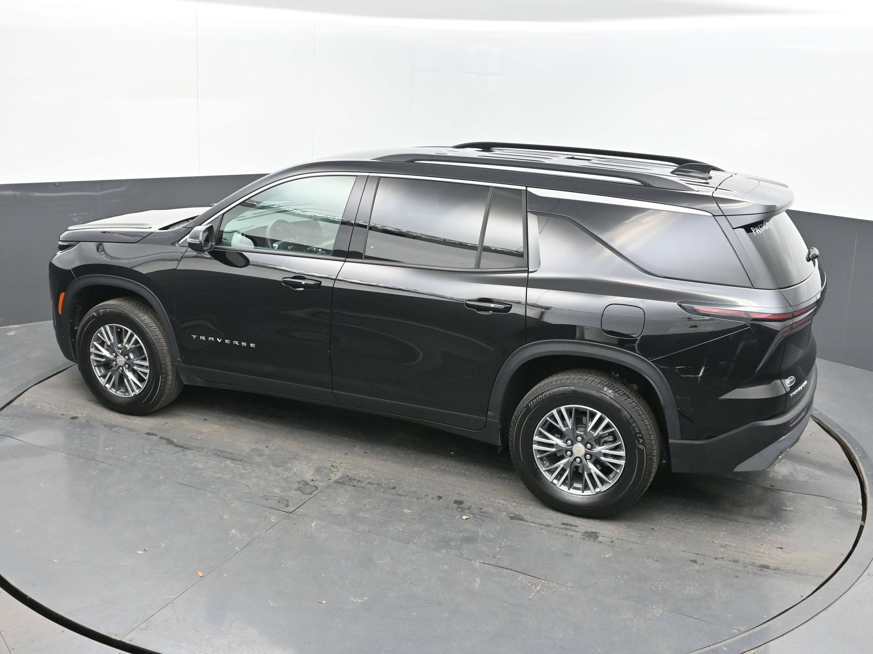 2025 Chevrolet Traverse FWD LT