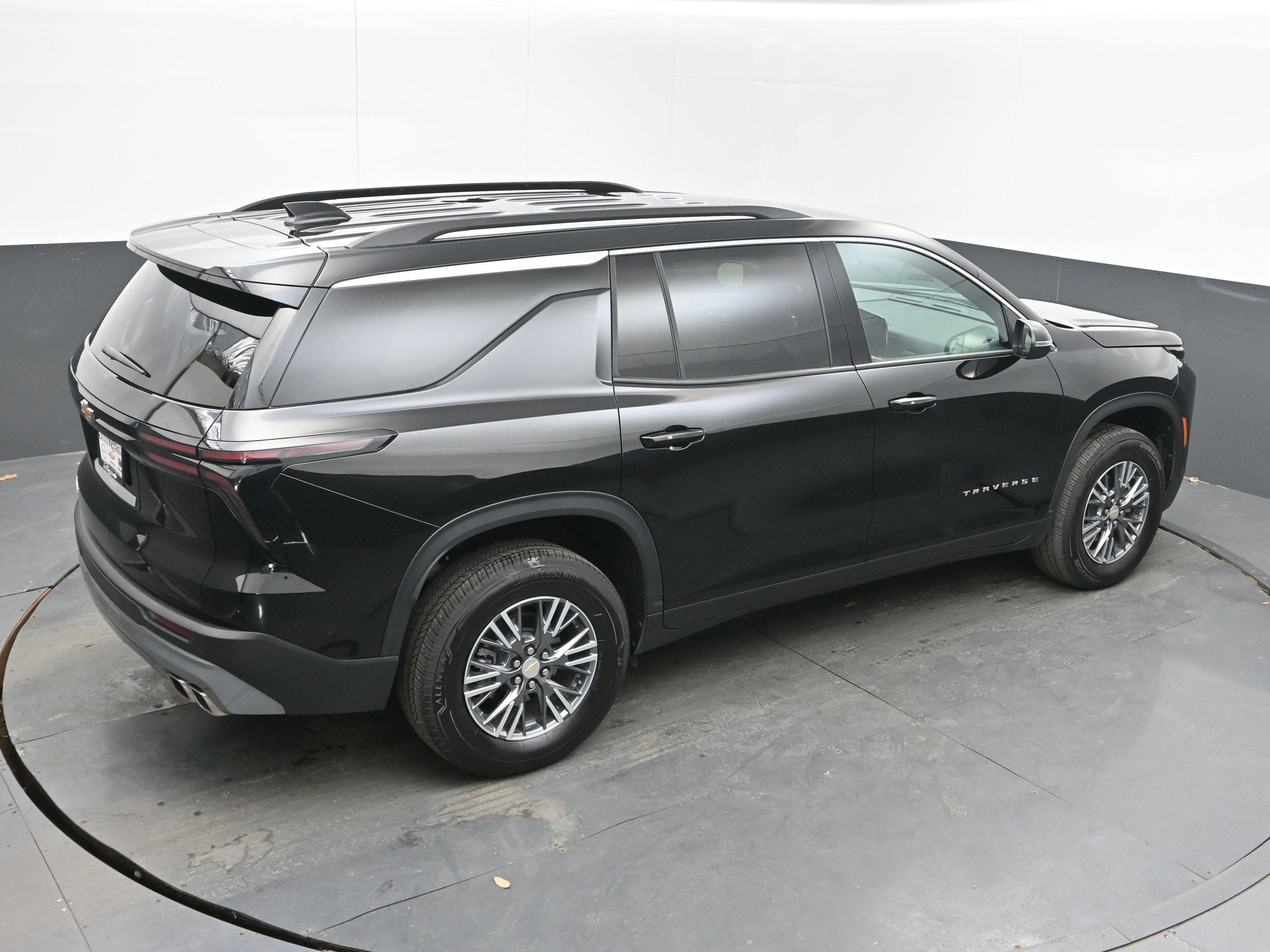 2025 Chevrolet Traverse FWD LT