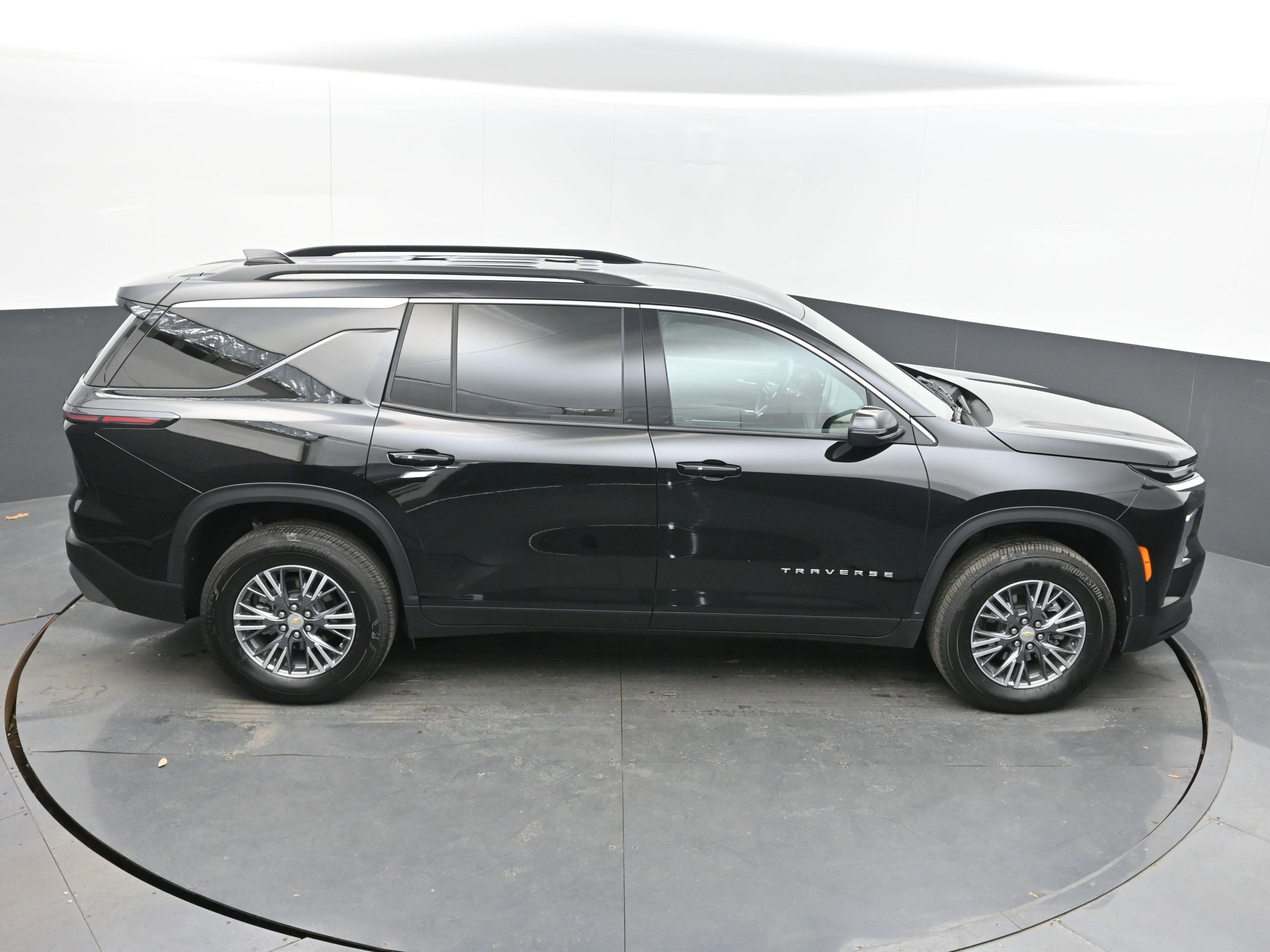 2025 Chevrolet Traverse FWD LT