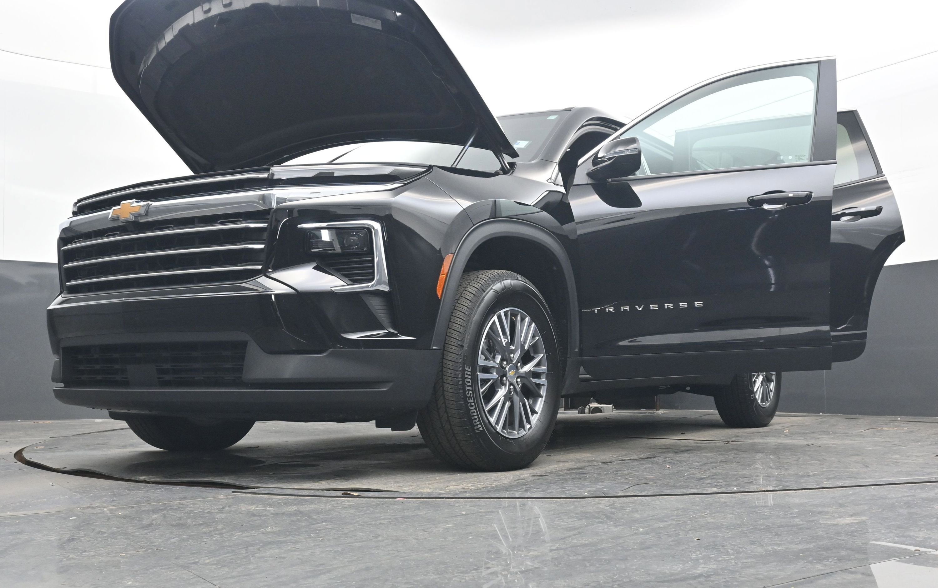 2025 Chevrolet Traverse FWD LT