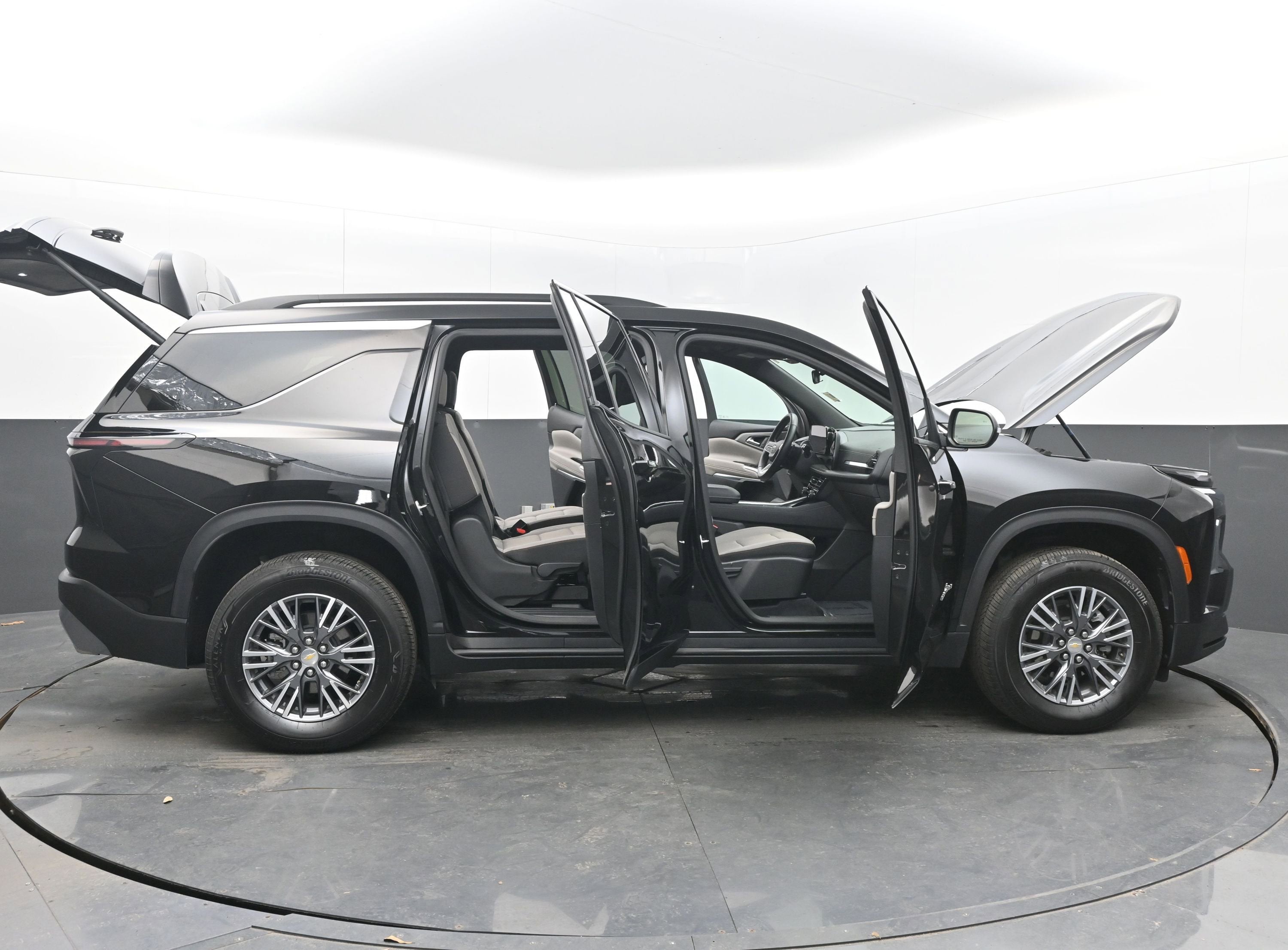 2025 Chevrolet Traverse FWD LT