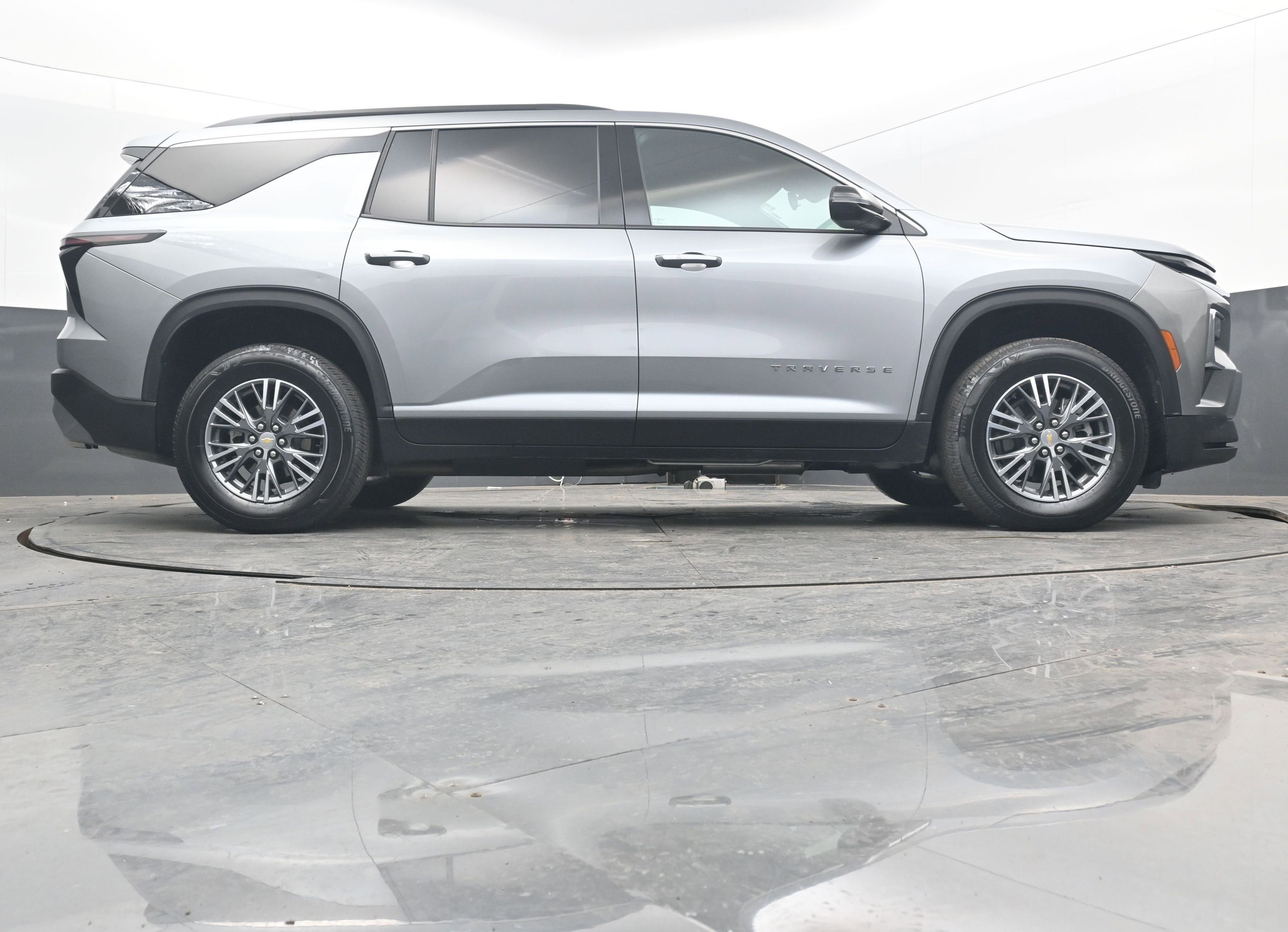 2025 Chevrolet Traverse FWD LT