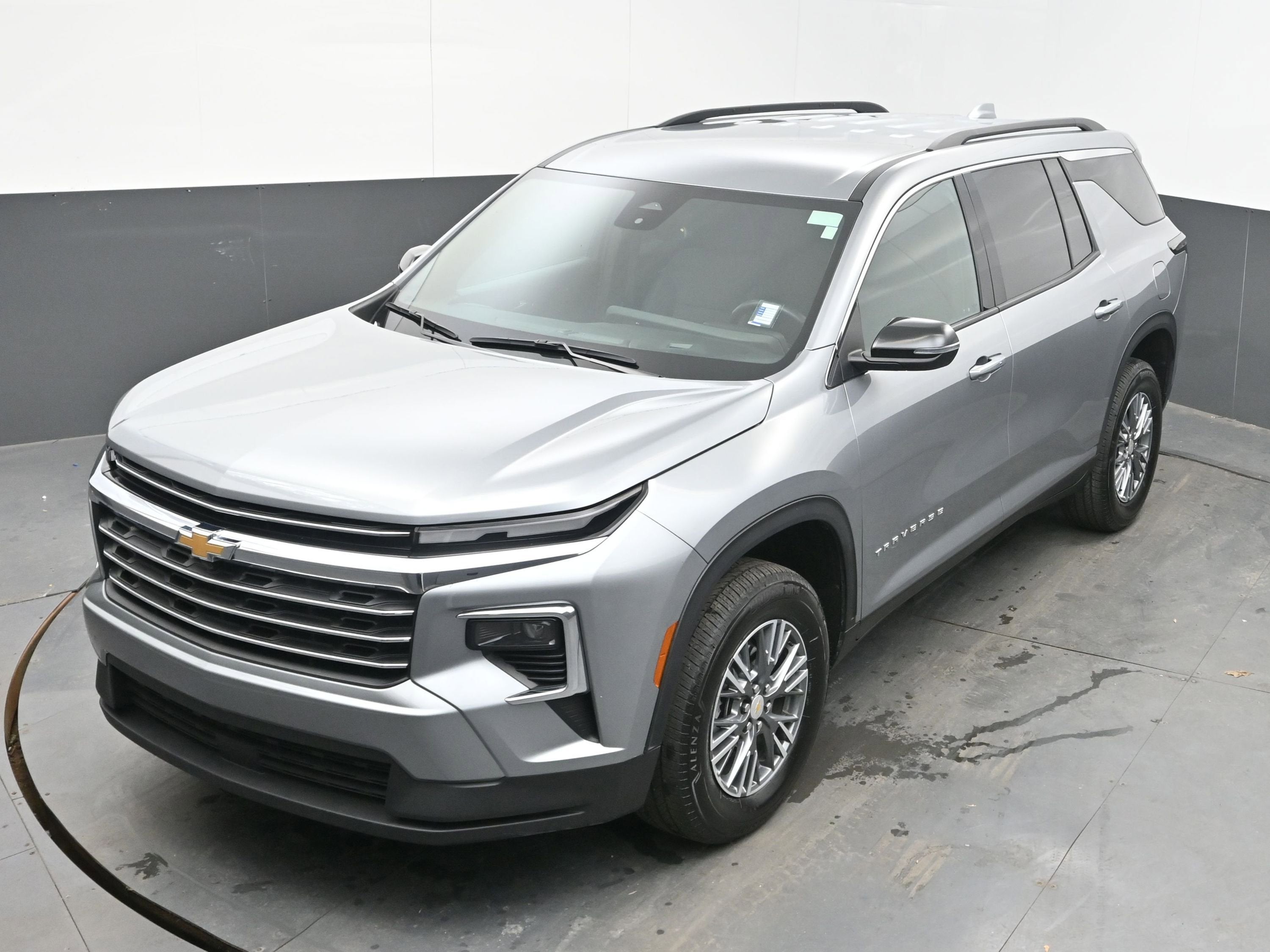 2025 Chevrolet Traverse FWD LT
