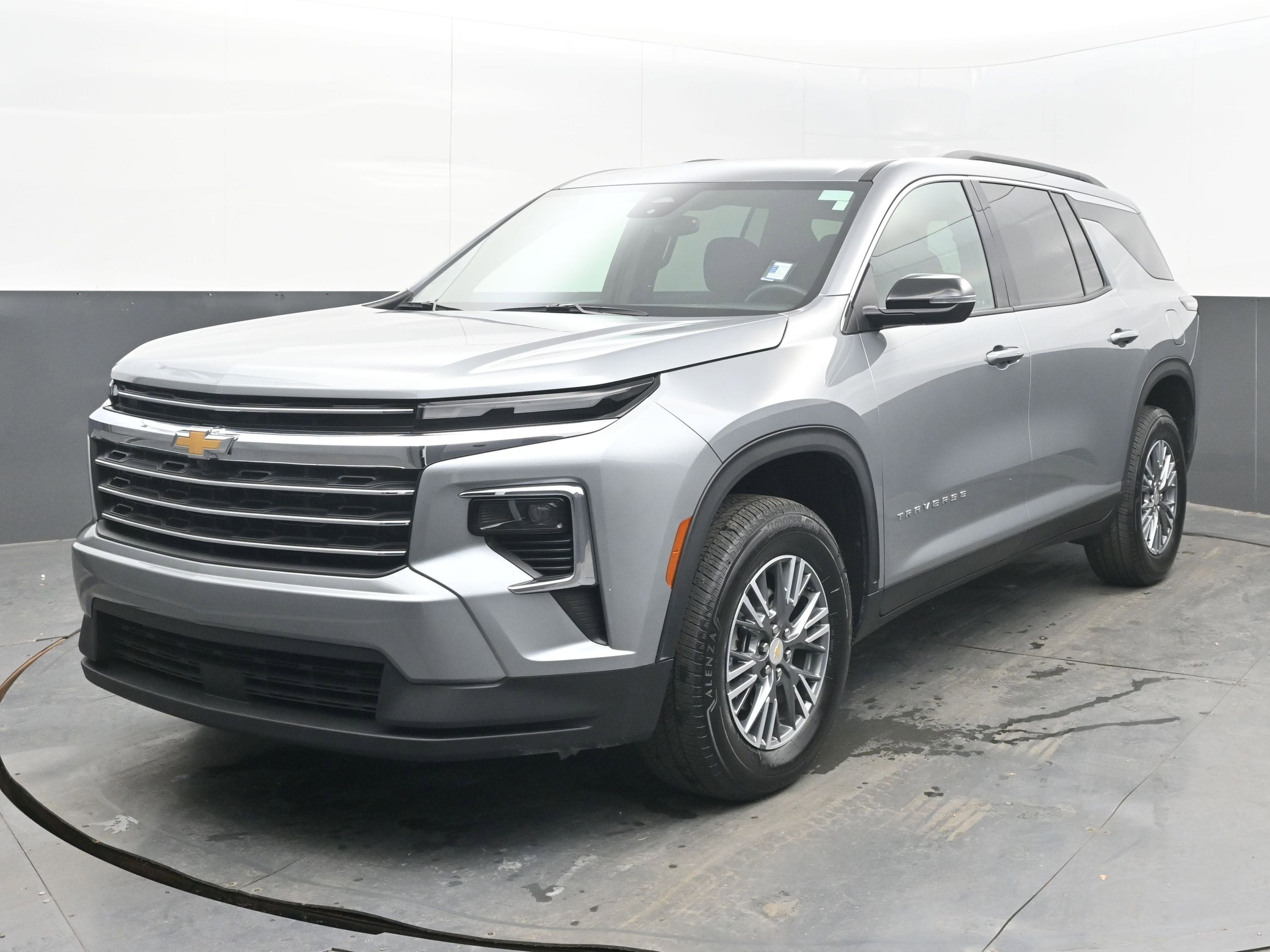 2025 Chevrolet Traverse FWD LT