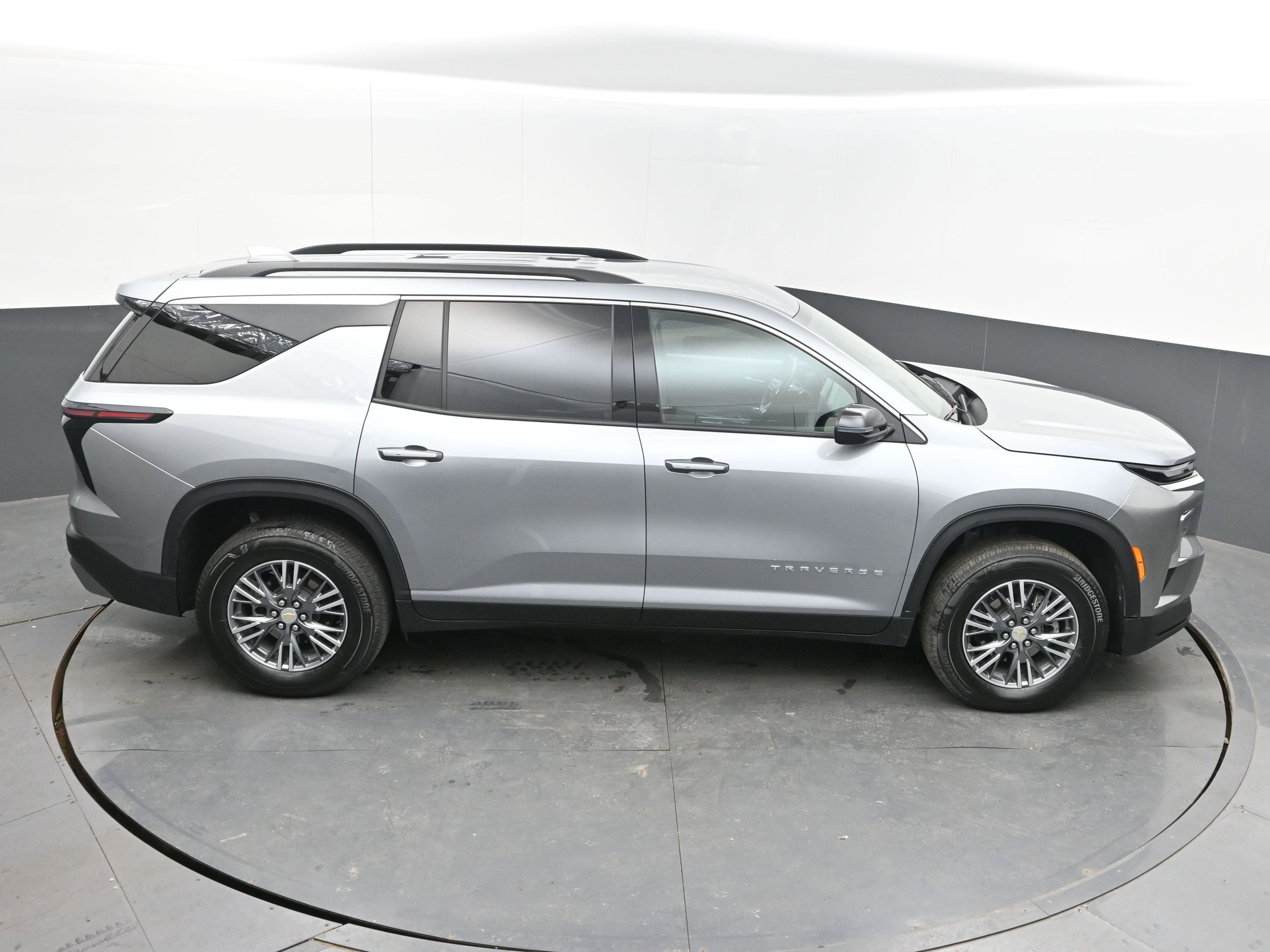 2025 Chevrolet Traverse FWD LT