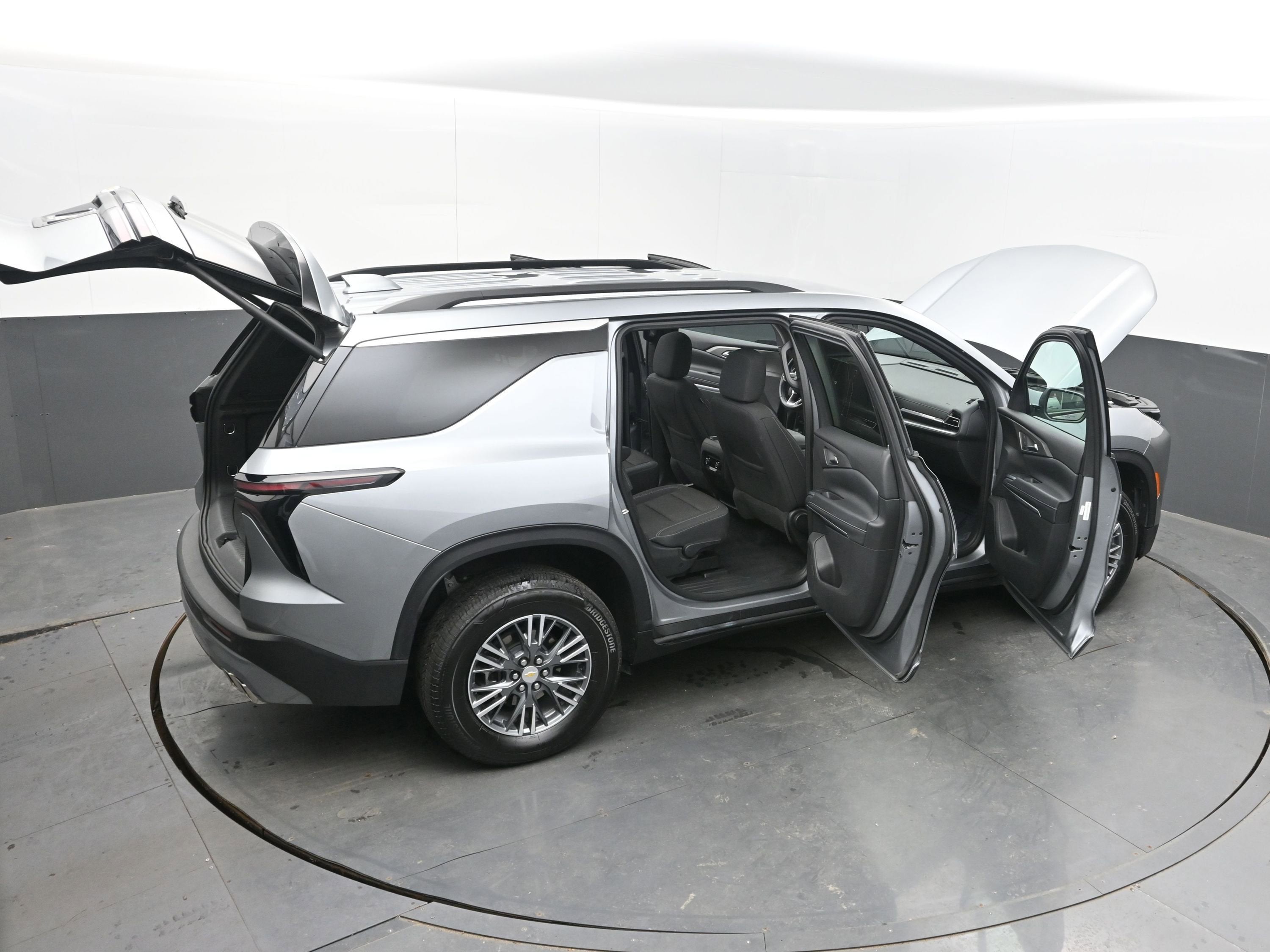 2025 Chevrolet Traverse FWD LT