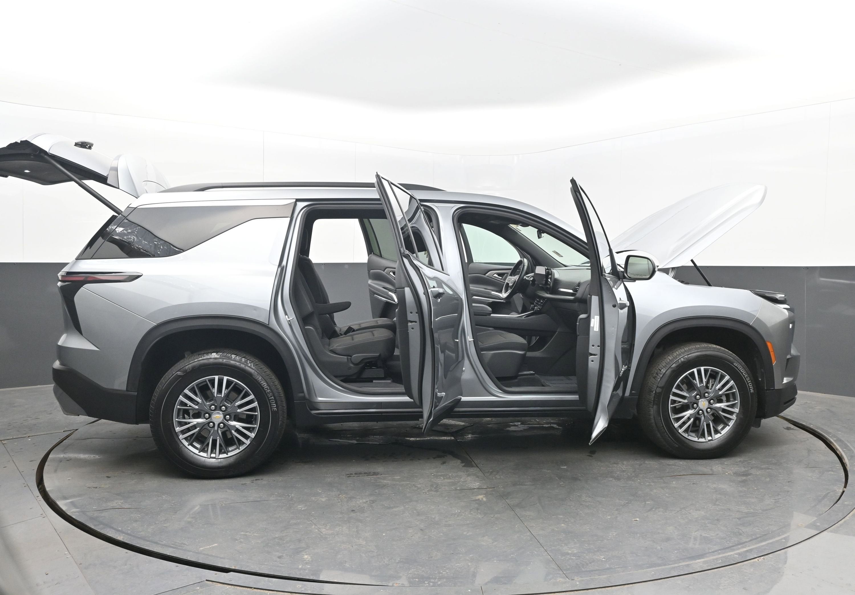 2025 Chevrolet Traverse FWD LT