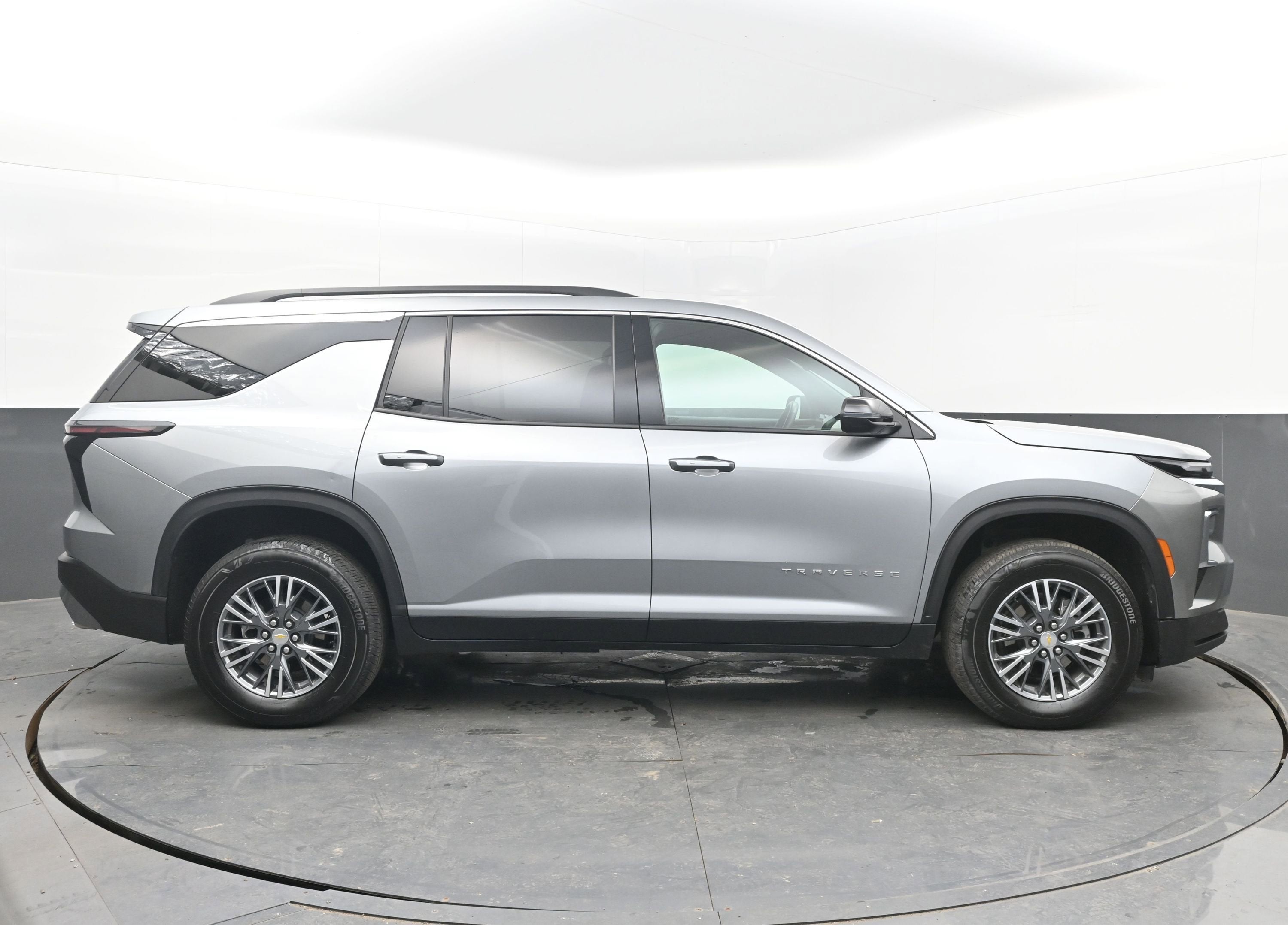 2025 Chevrolet Traverse FWD LT