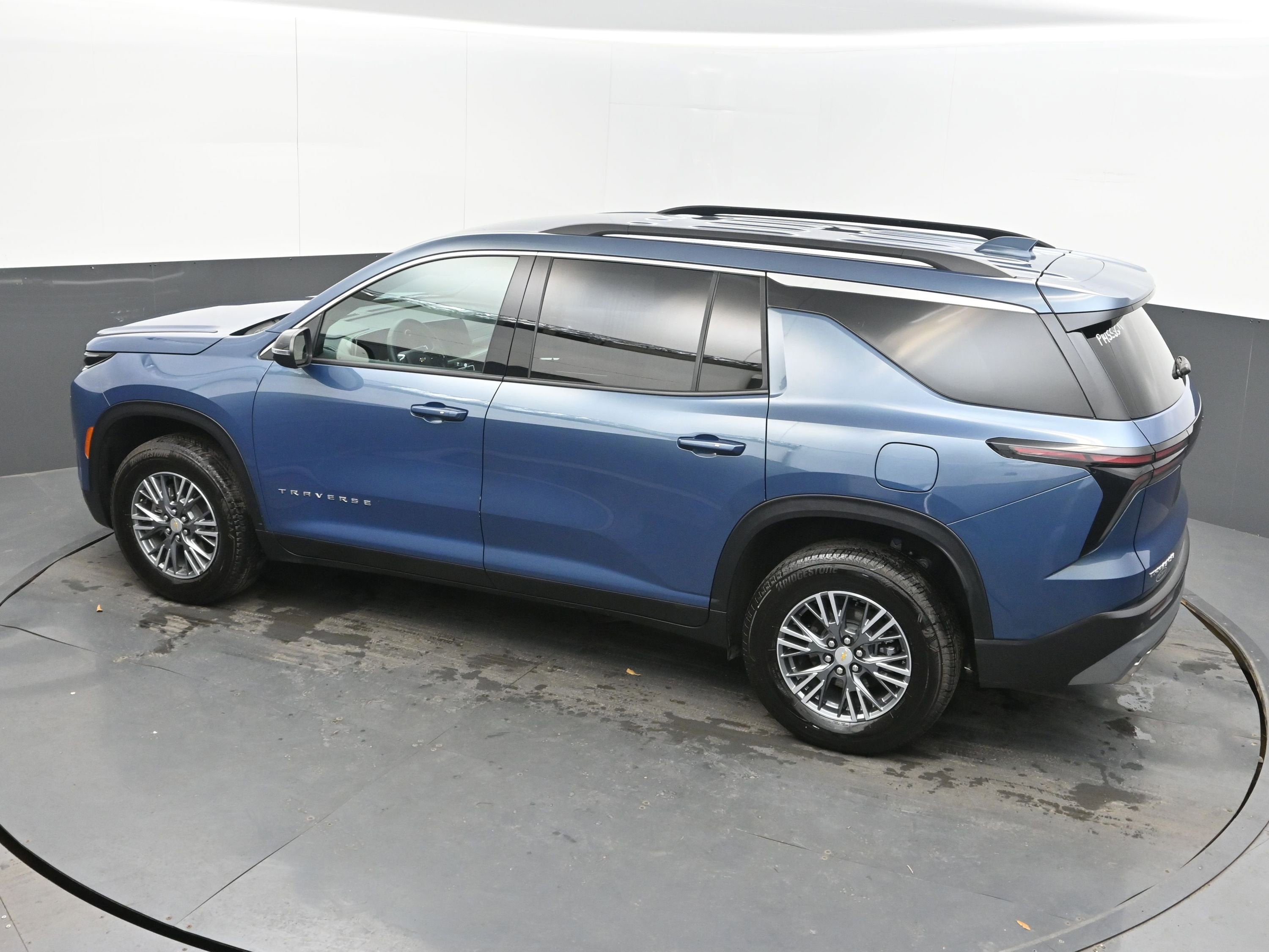 2025 Chevrolet Traverse FWD LT