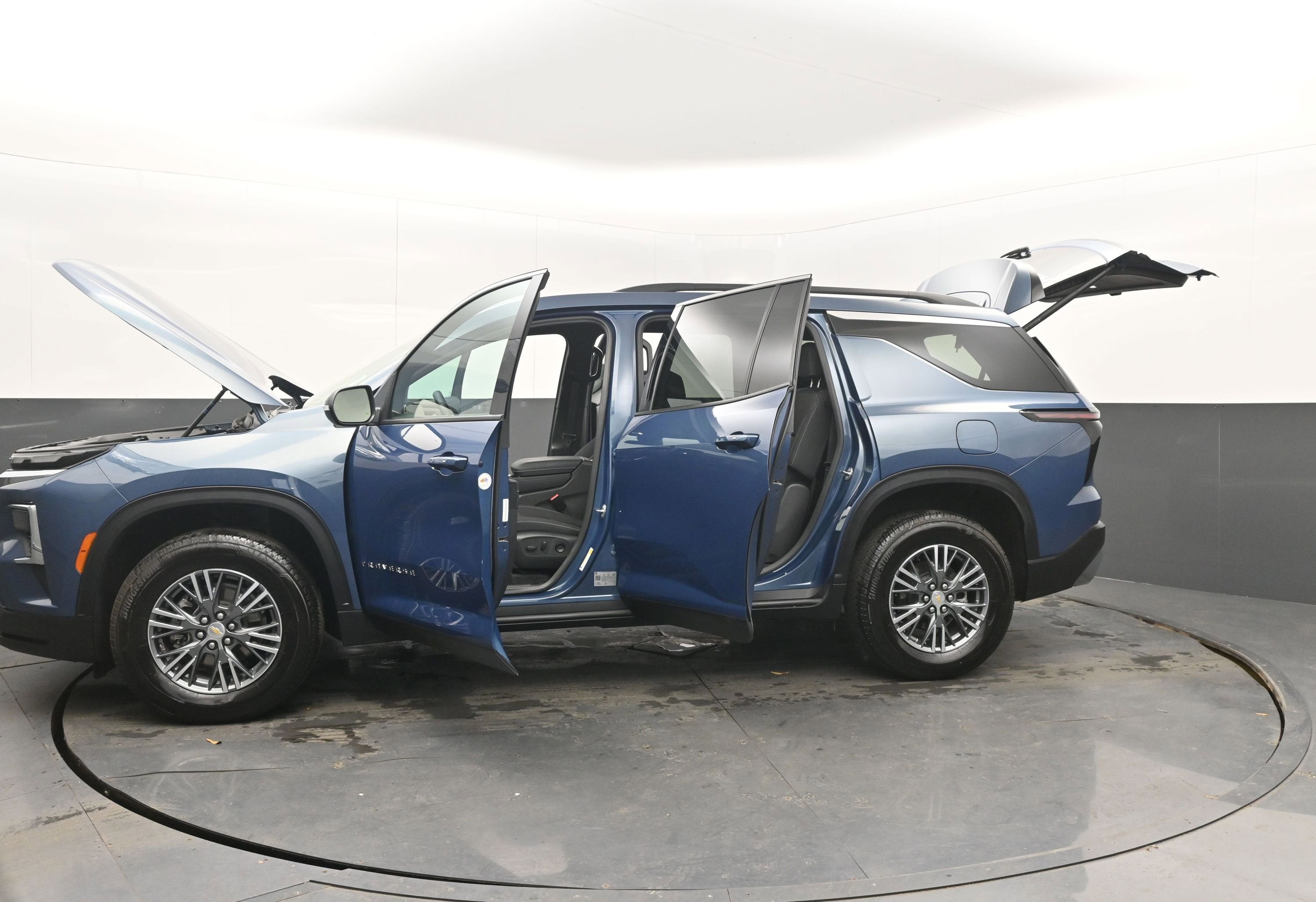 2025 Chevrolet Traverse FWD LT