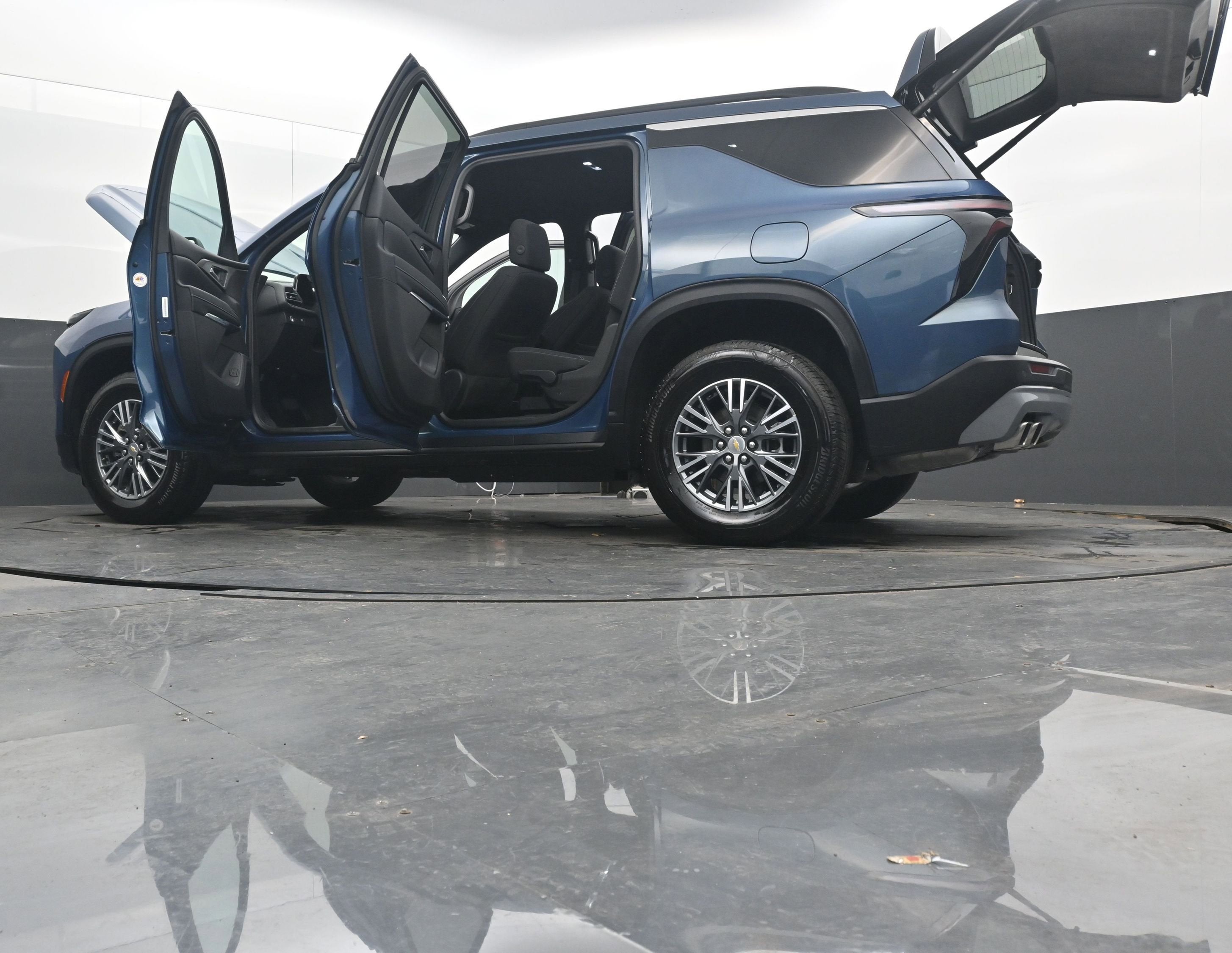 2025 Chevrolet Traverse FWD LT