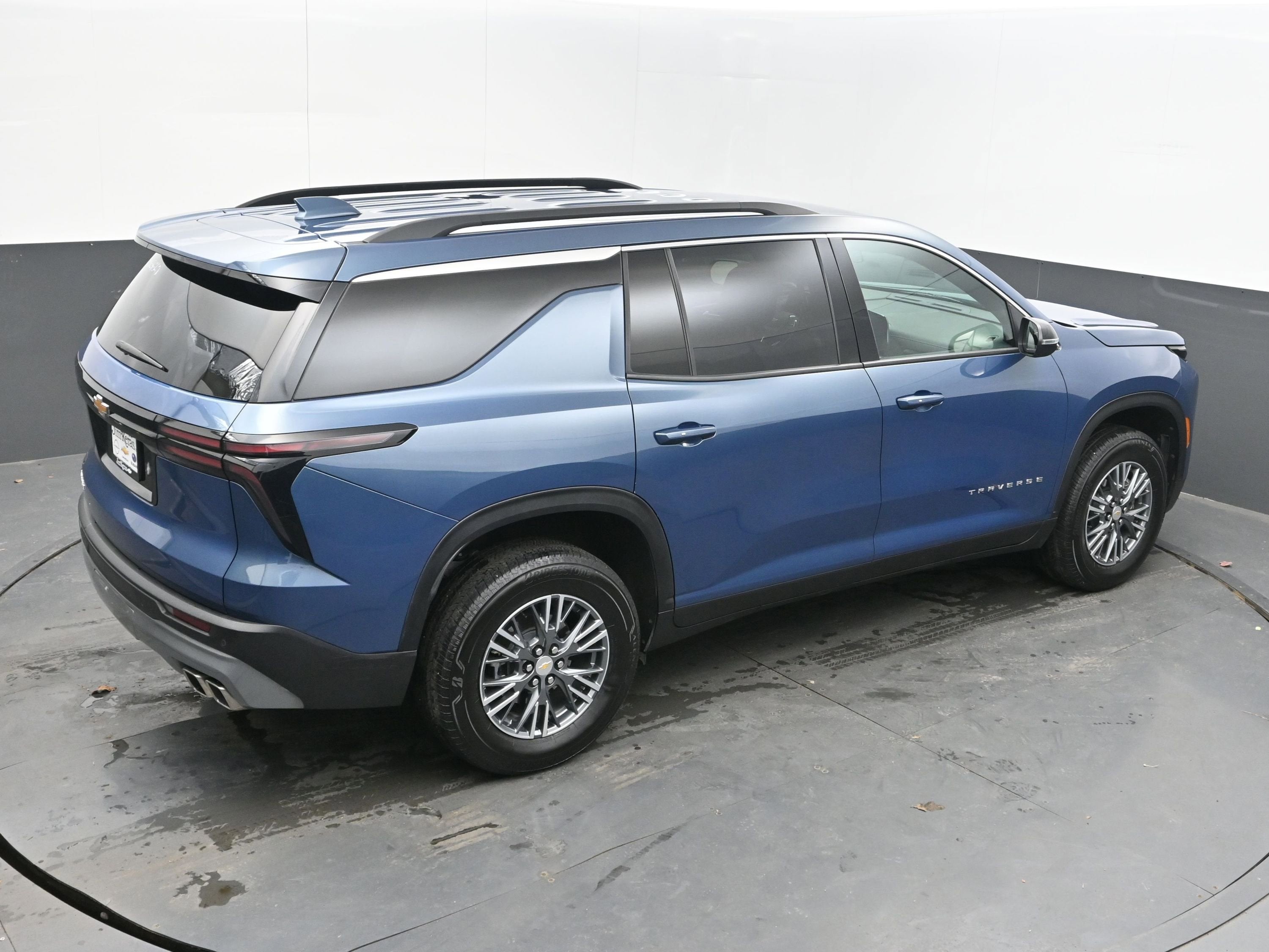 2025 Chevrolet Traverse FWD LT