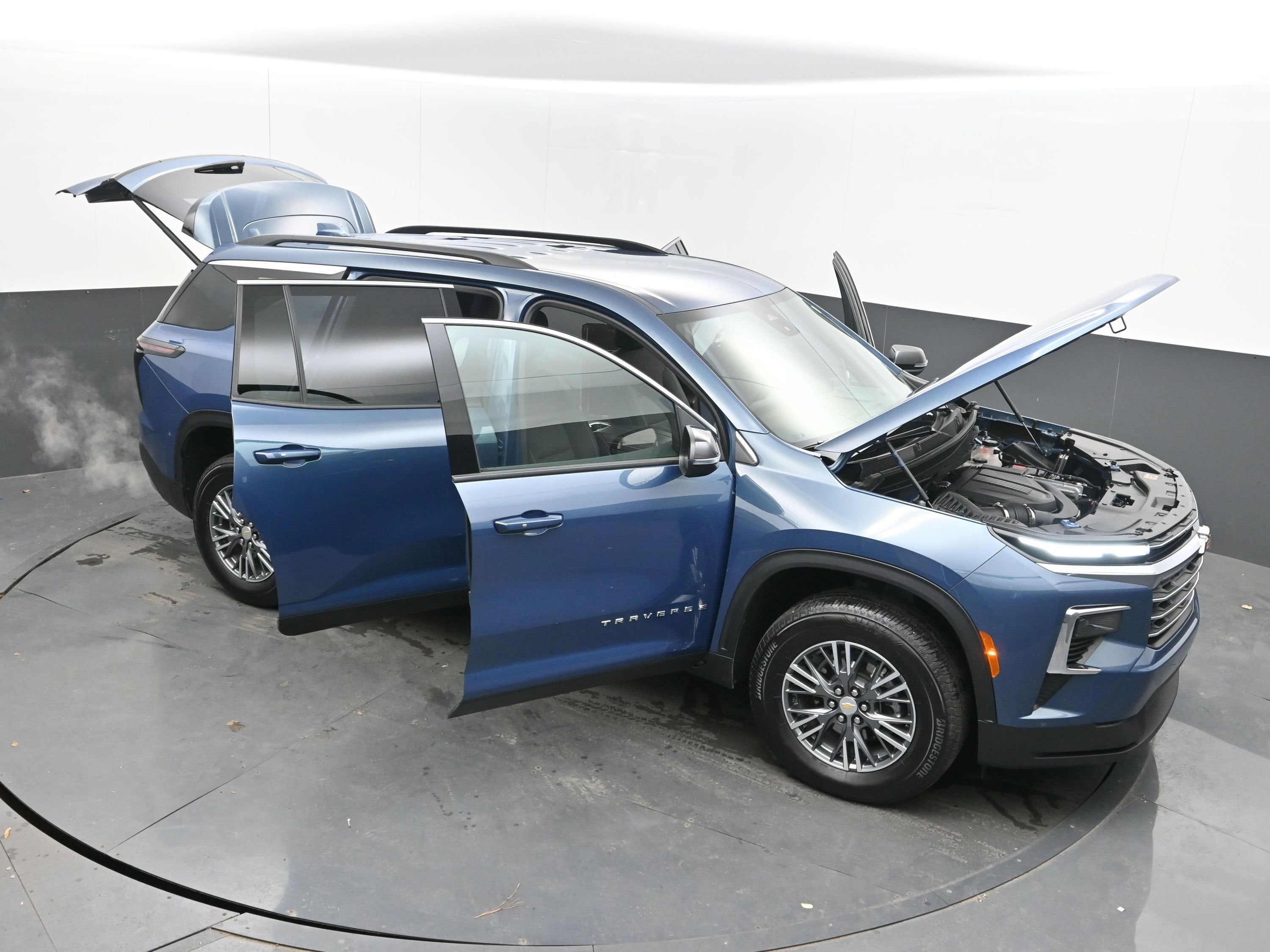 2025 Chevrolet Traverse FWD LT