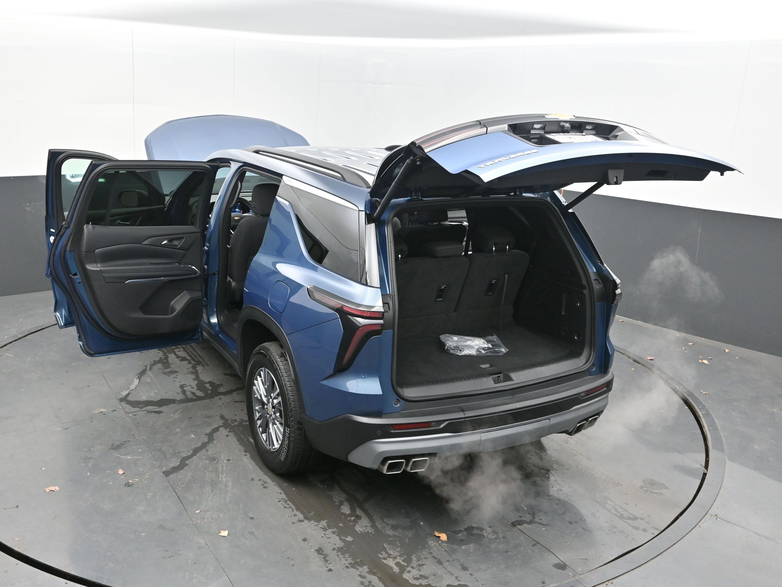 2025 Chevrolet Traverse FWD LT