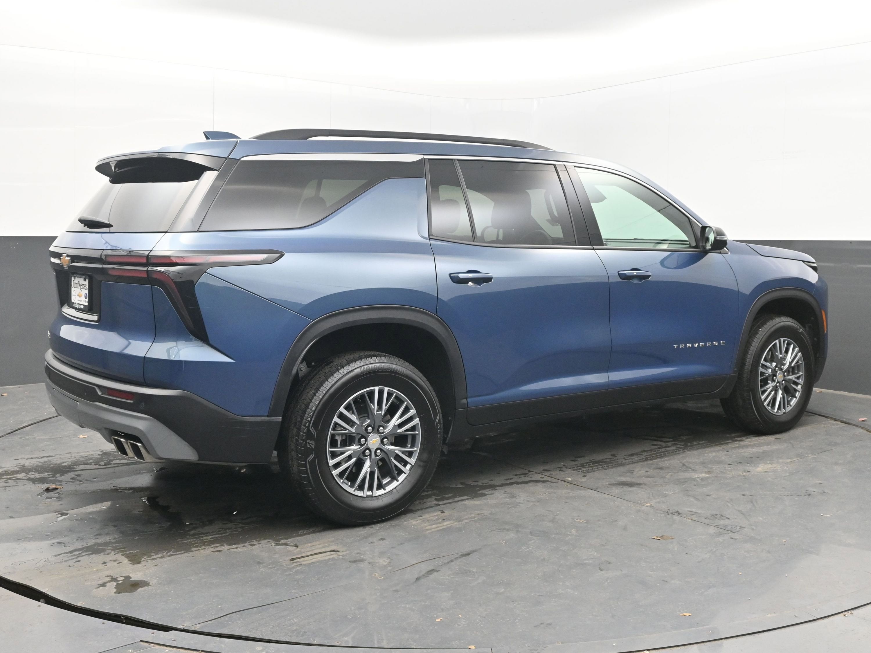 2025 Chevrolet Traverse FWD LT