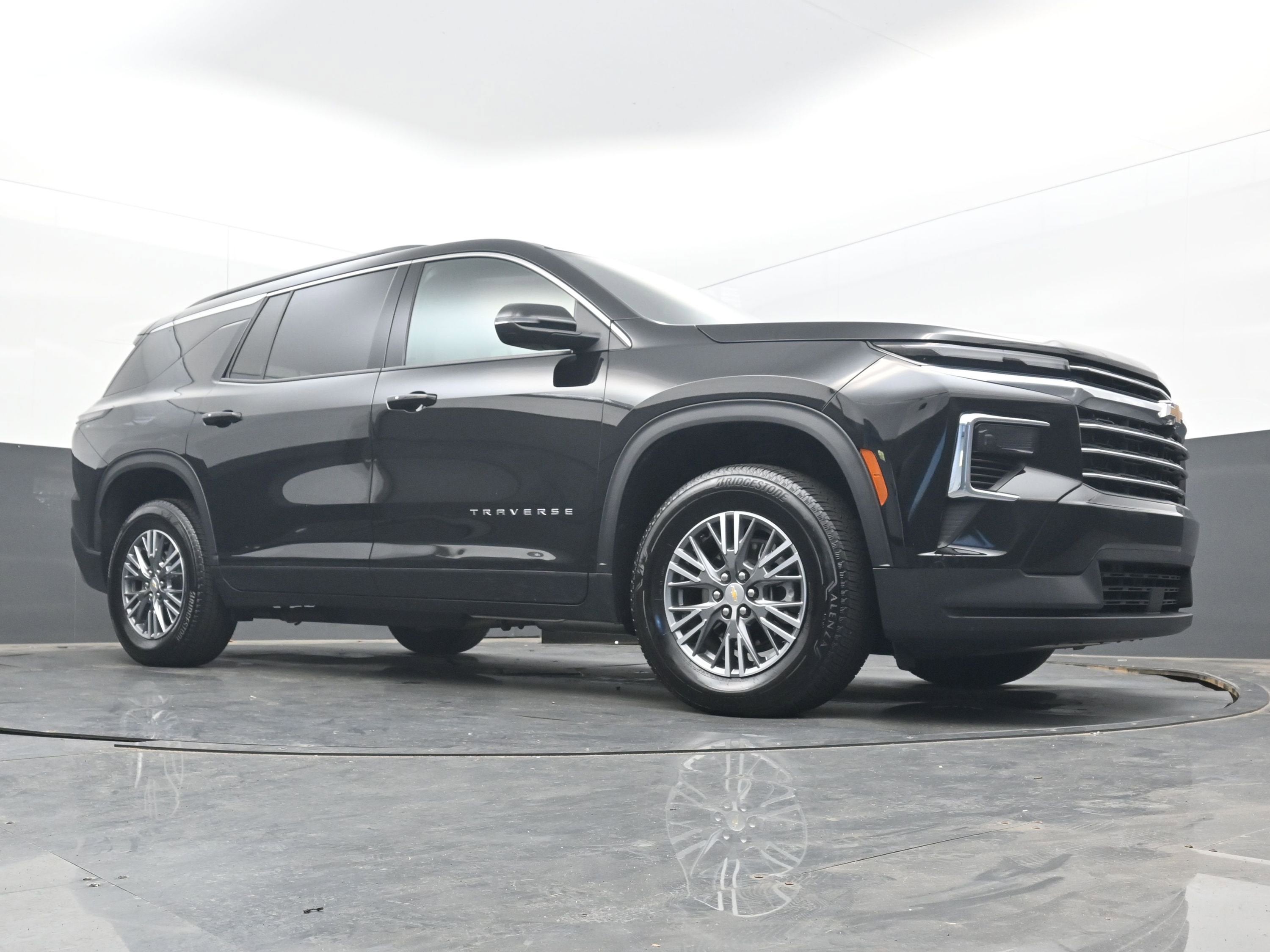 2025 Chevrolet Traverse FWD LT