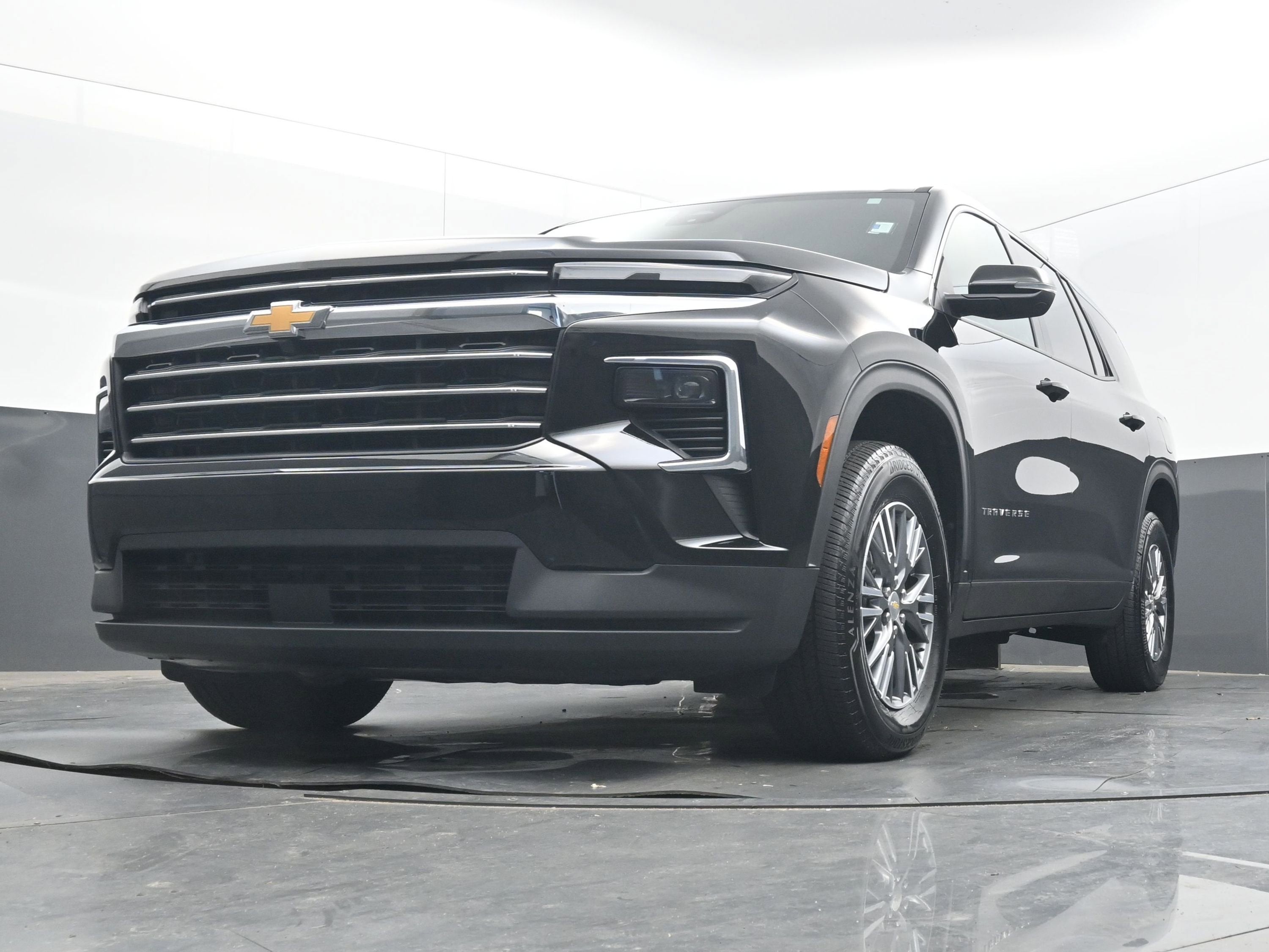 2025 Chevrolet Traverse FWD LT