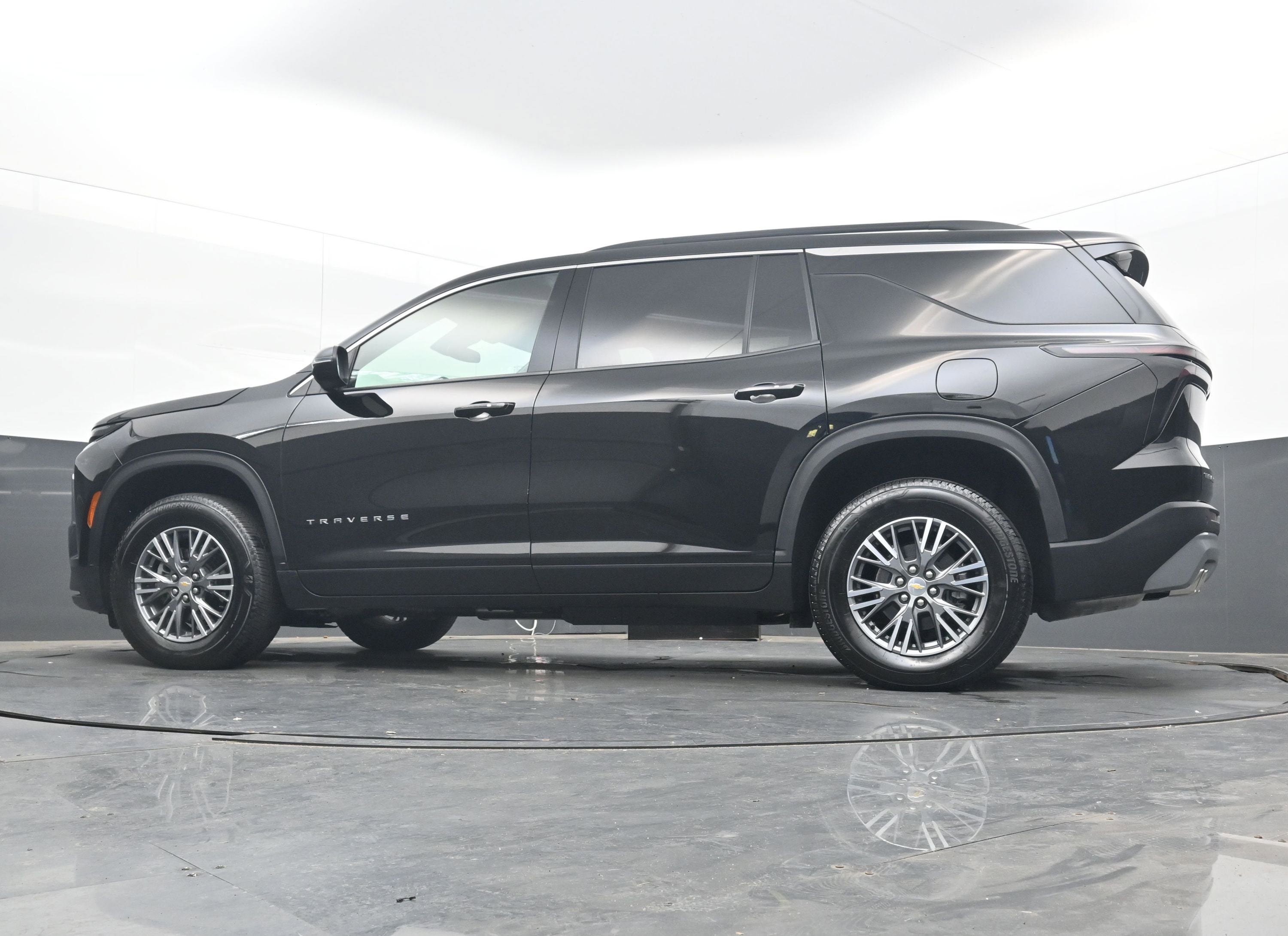 2025 Chevrolet Traverse FWD LT