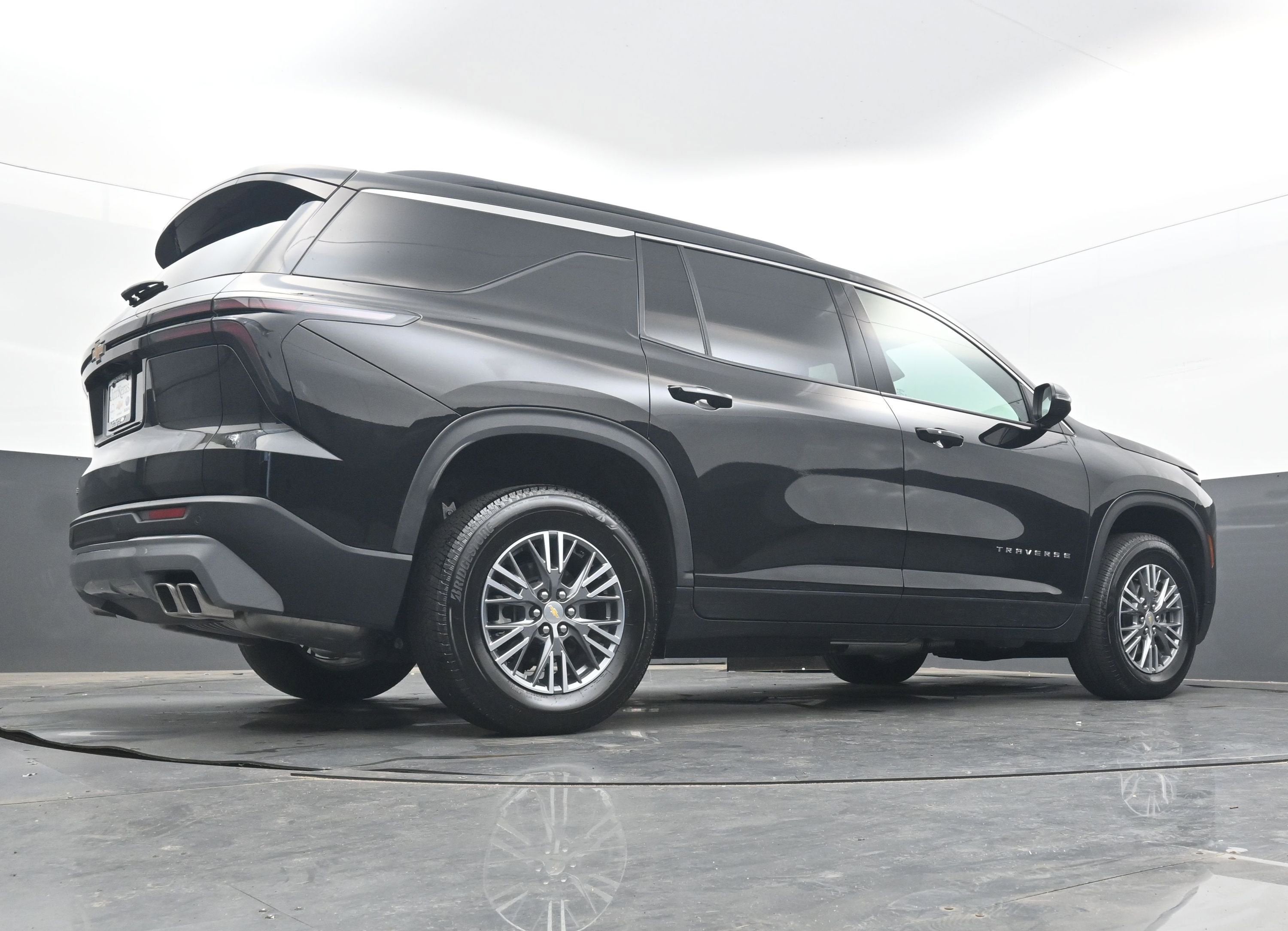 2025 Chevrolet Traverse FWD LT