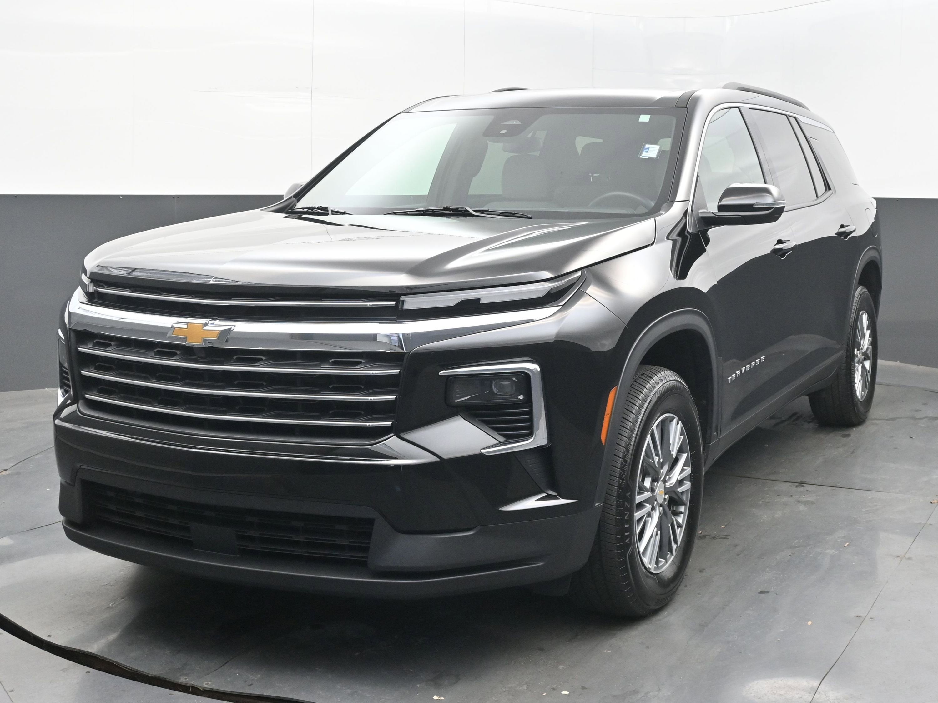 2025 Chevrolet Traverse FWD LT