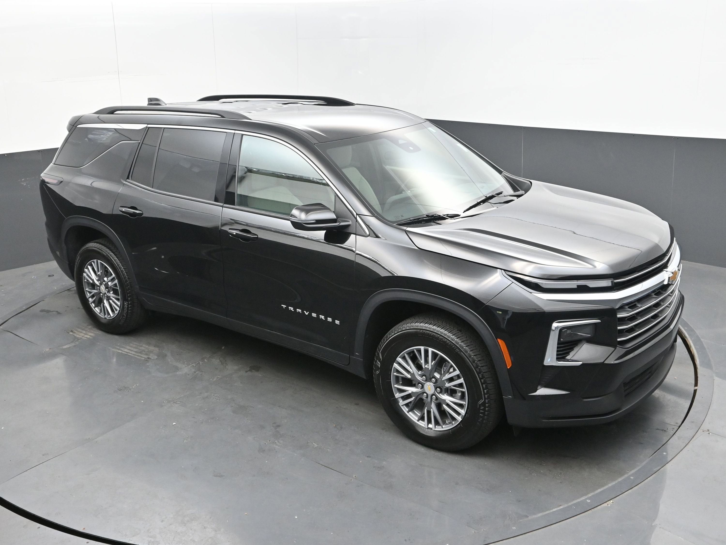 2025 Chevrolet Traverse FWD LT
