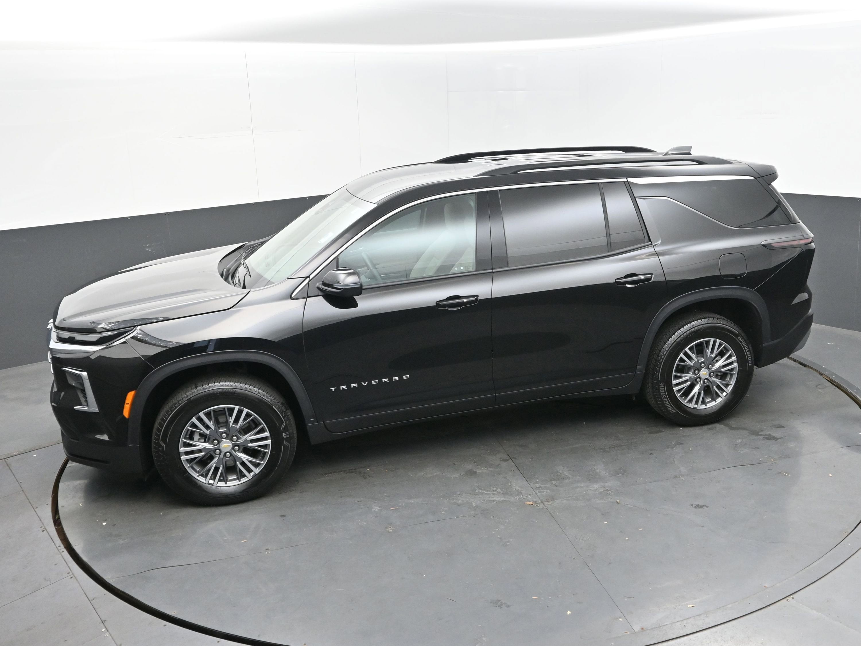 2025 Chevrolet Traverse FWD LT