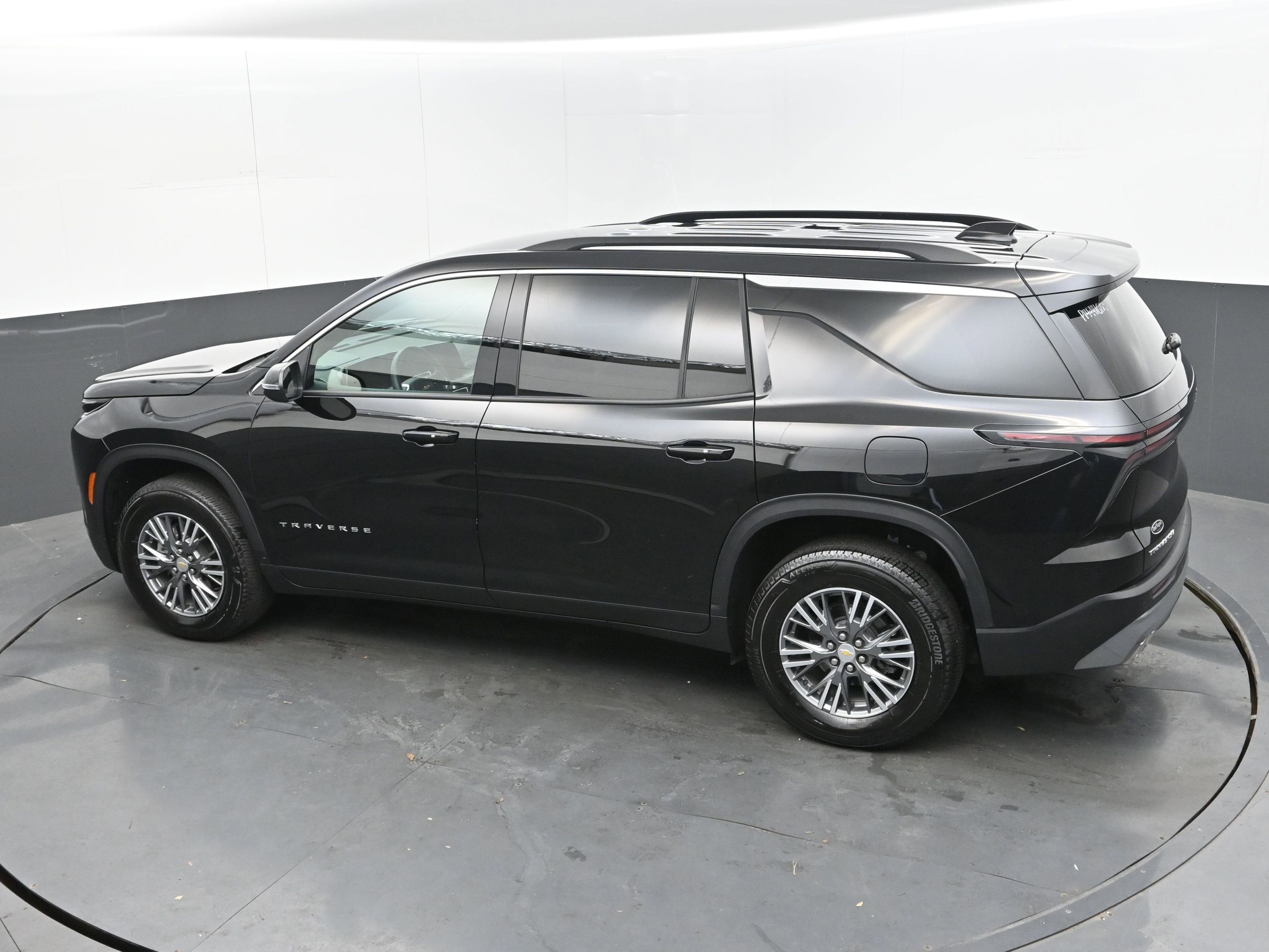 2025 Chevrolet Traverse FWD LT