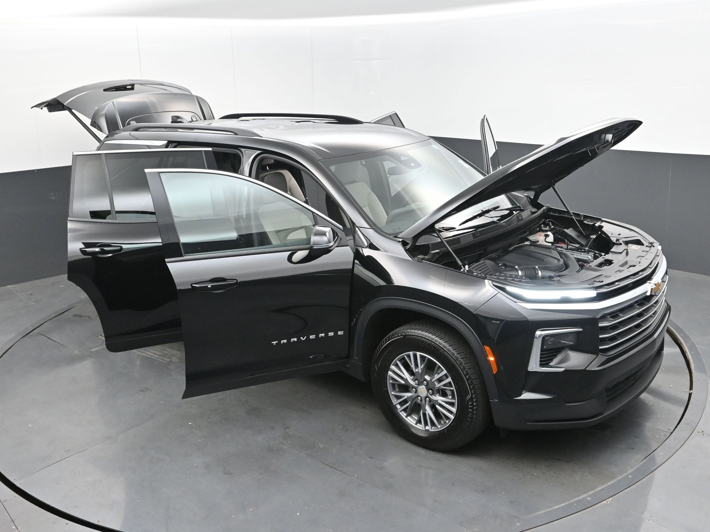 2025 Chevrolet Traverse FWD LT