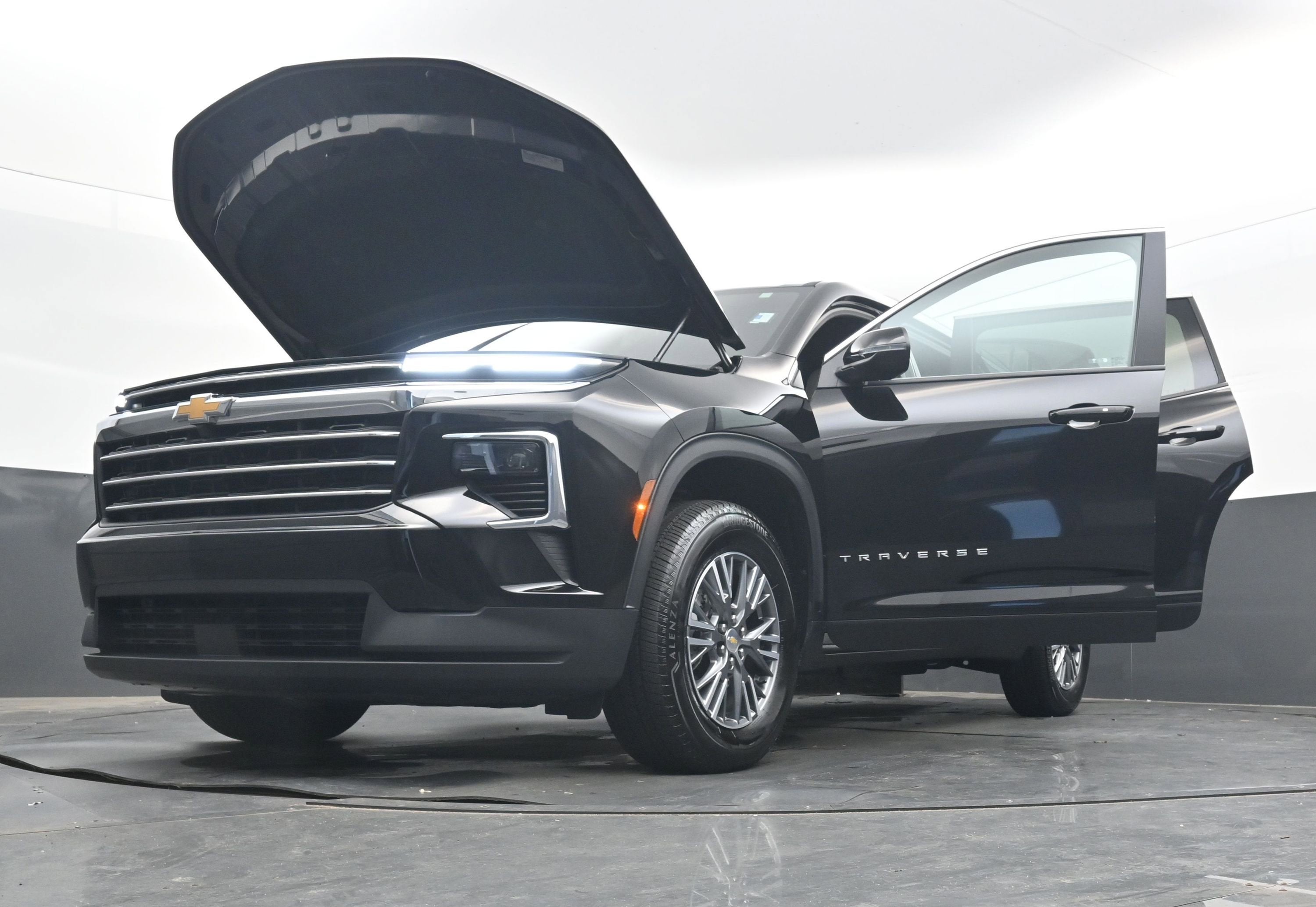 2025 Chevrolet Traverse FWD LT