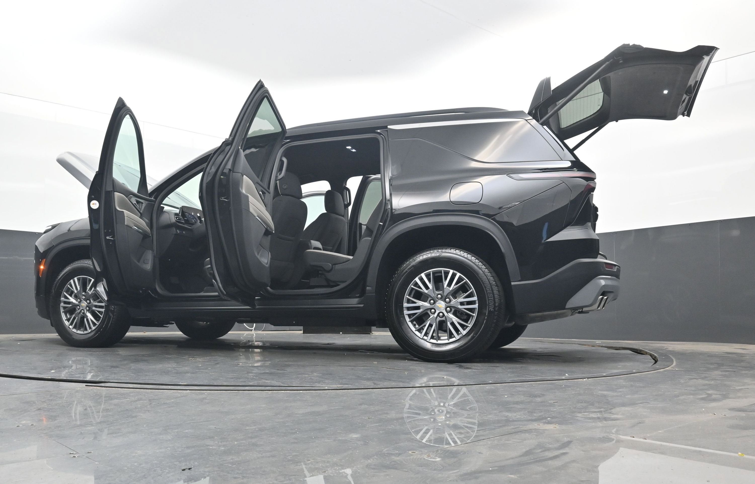 2025 Chevrolet Traverse FWD LT