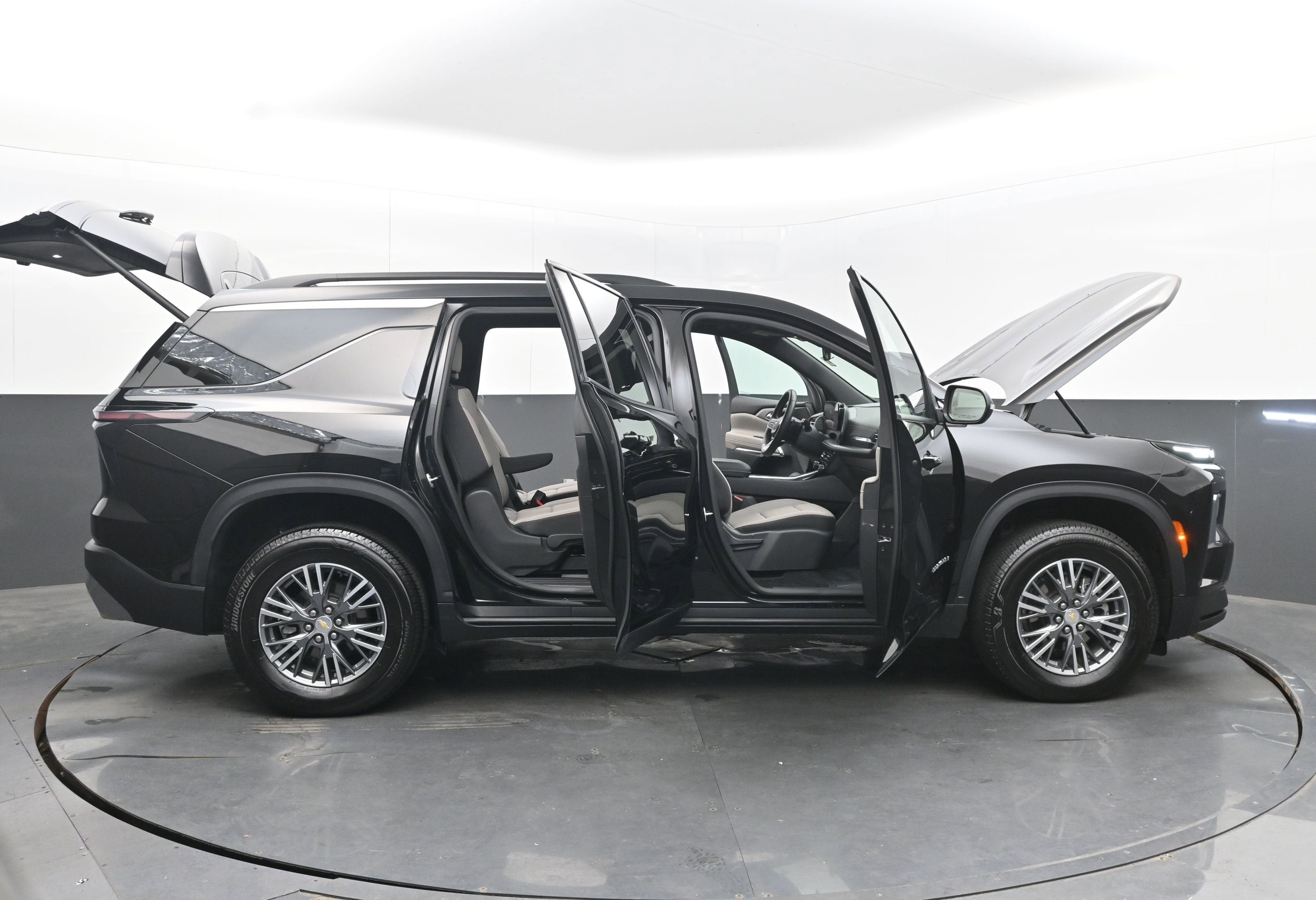 2025 Chevrolet Traverse FWD LT