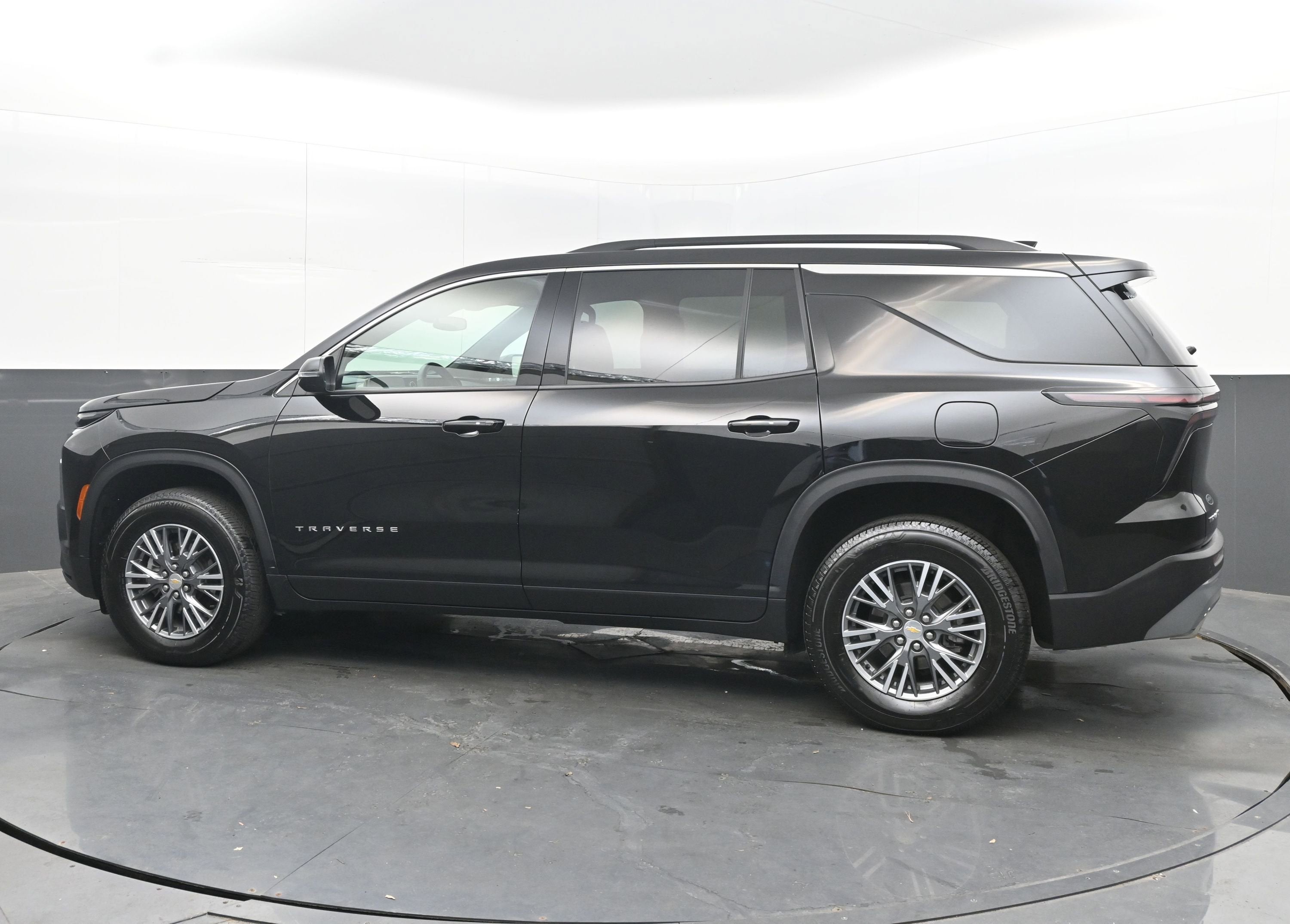 2025 Chevrolet Traverse FWD LT