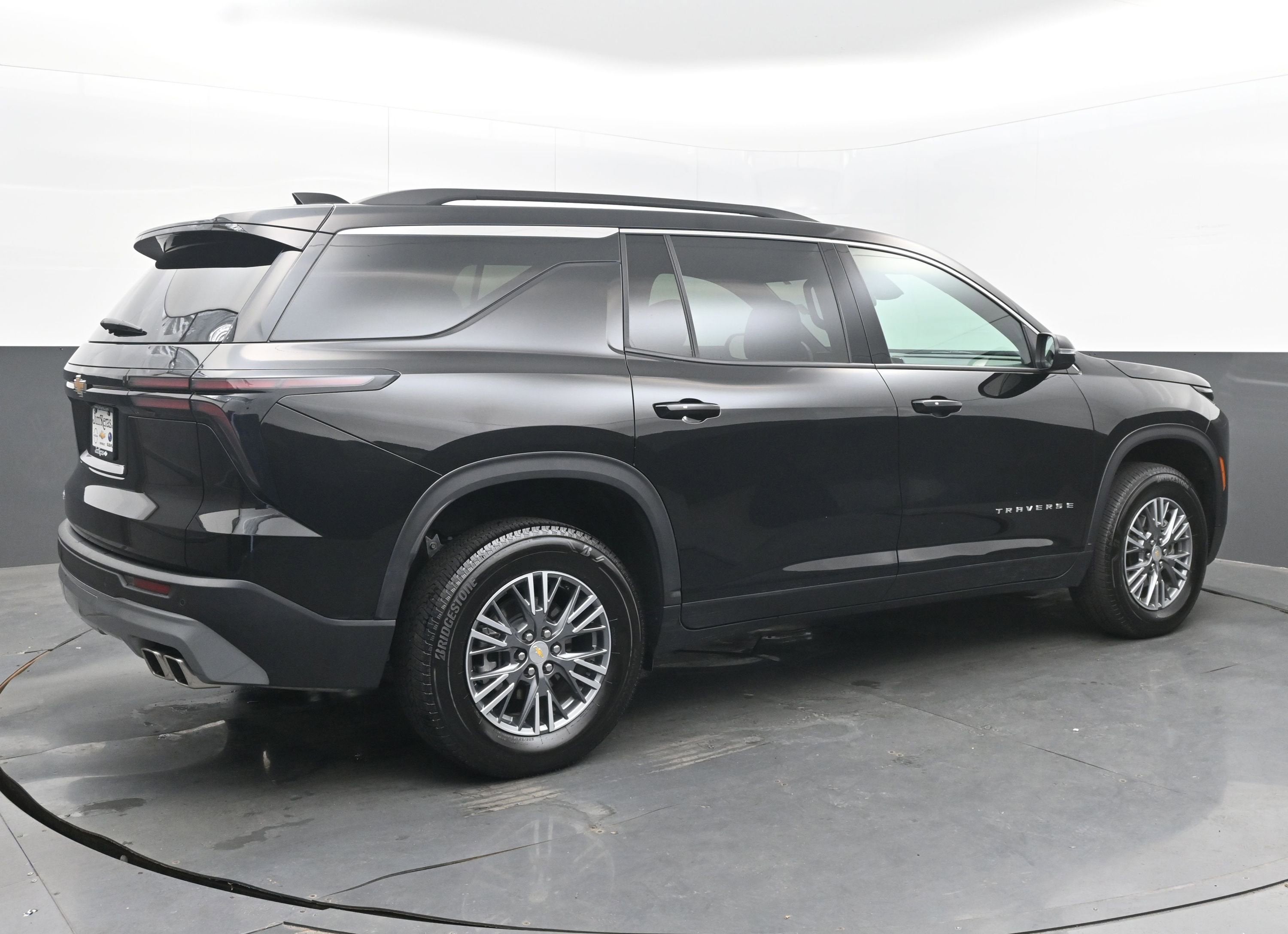 2025 Chevrolet Traverse FWD LT