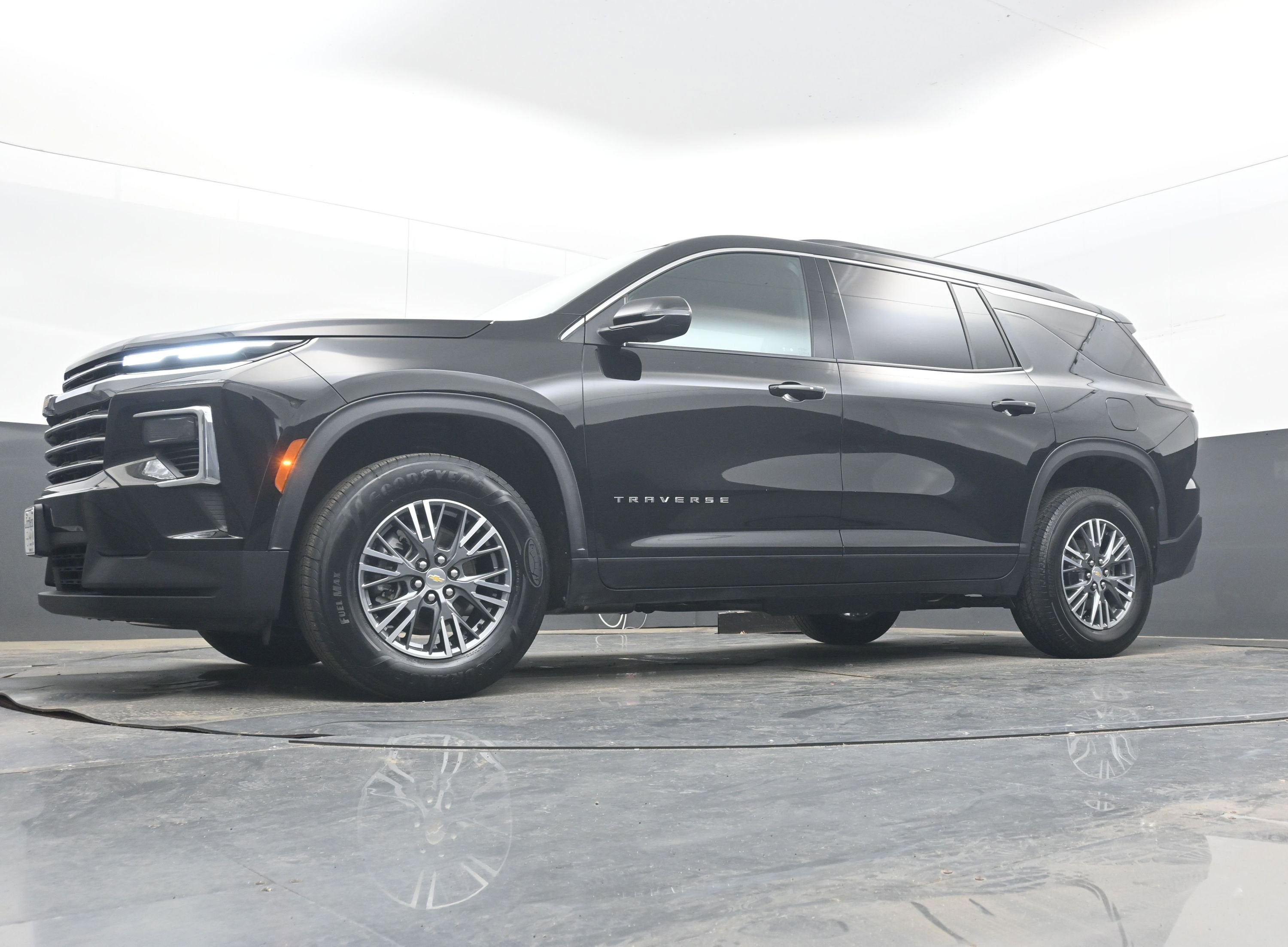 2025 Chevrolet Traverse FWD LT