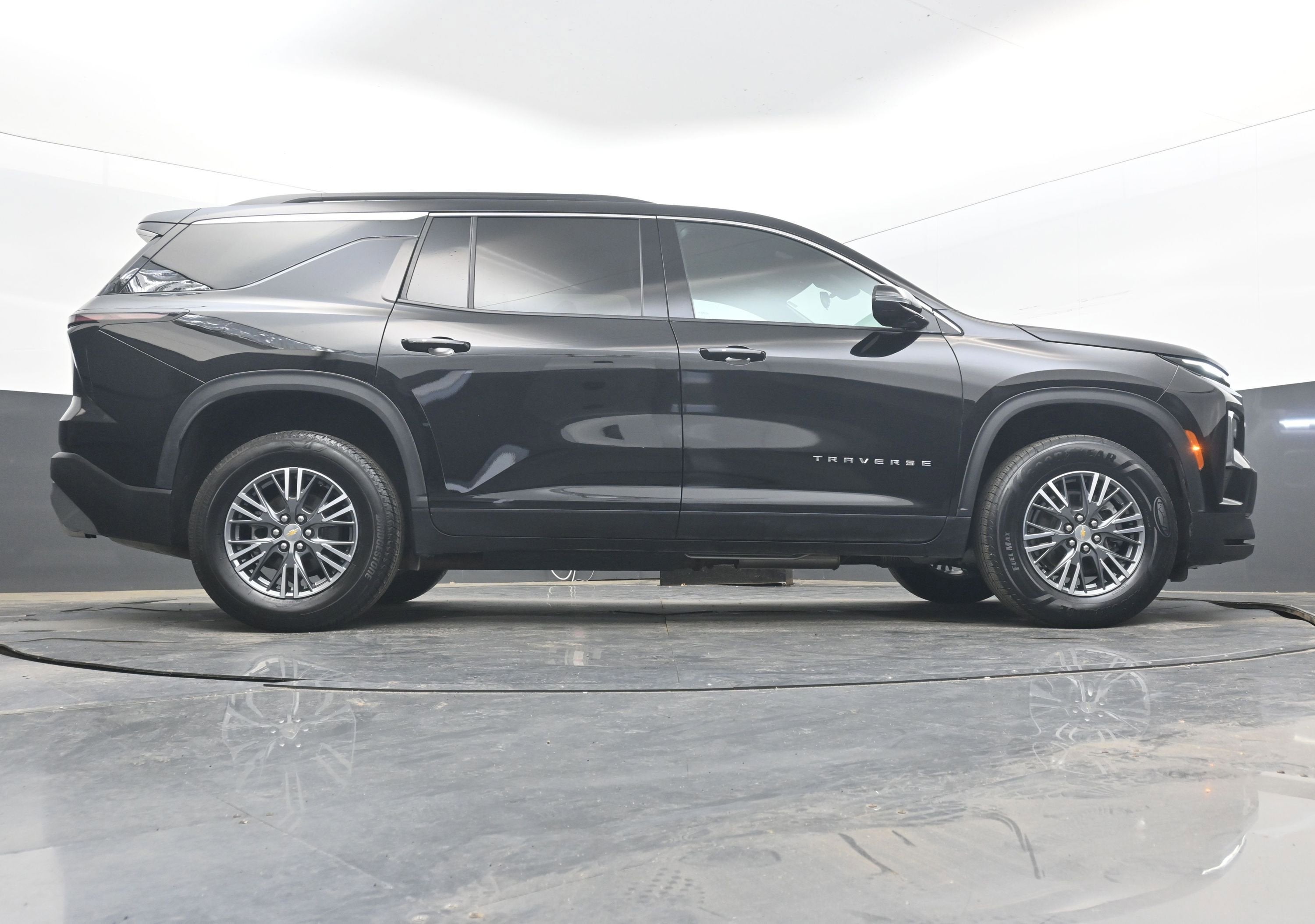 2025 Chevrolet Traverse FWD LT