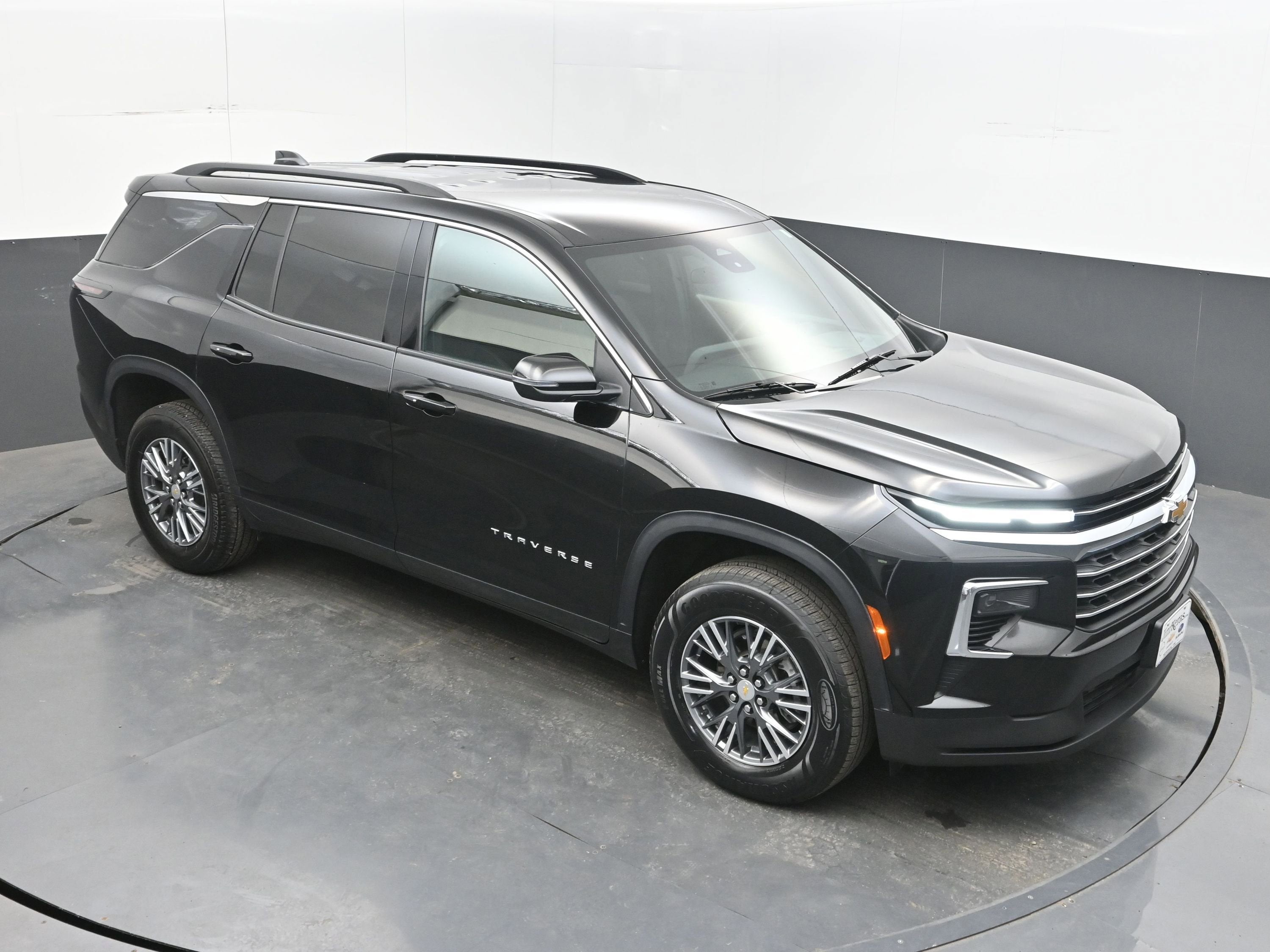 2025 Chevrolet Traverse FWD LT
