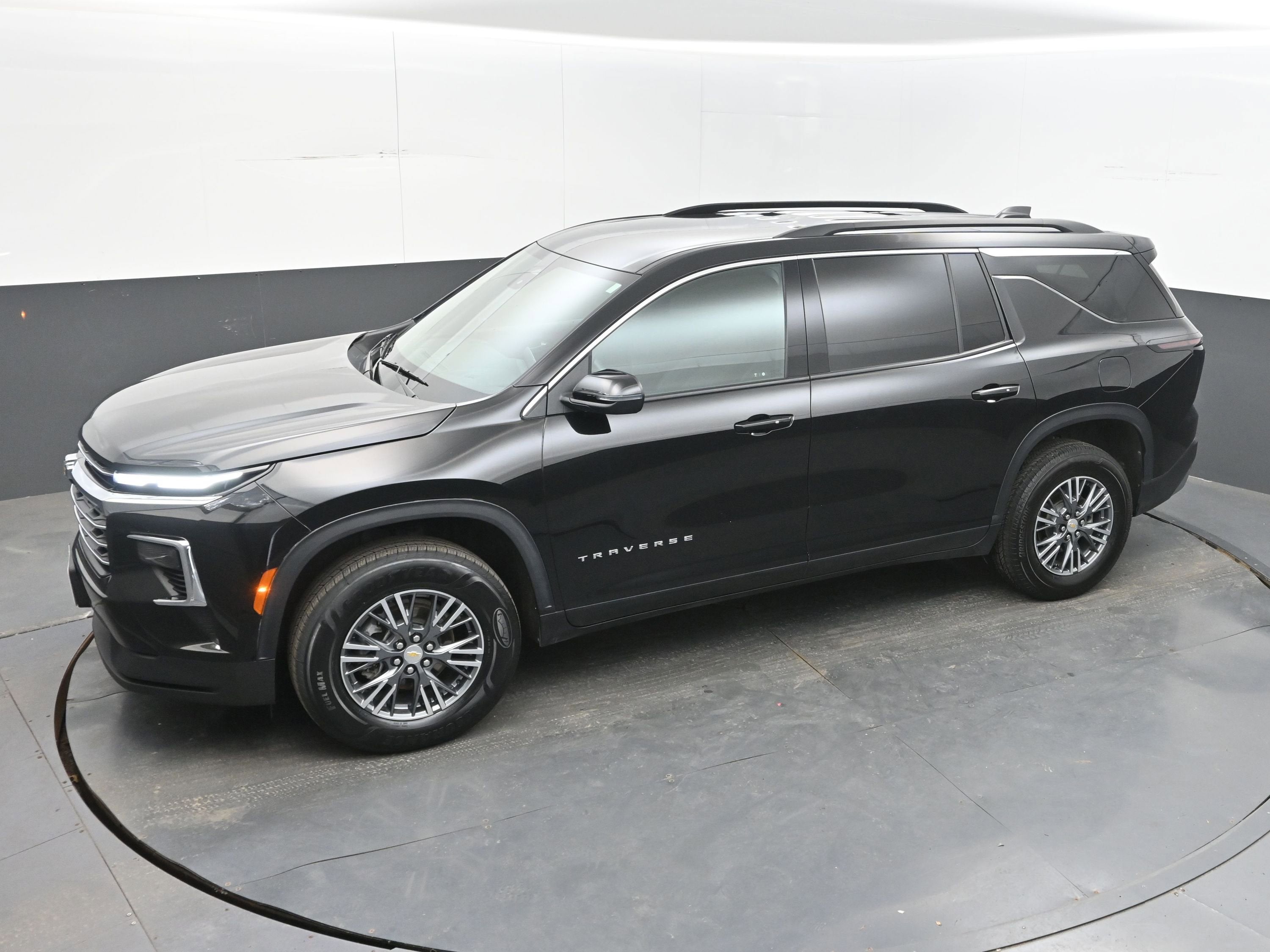 2025 Chevrolet Traverse FWD LT