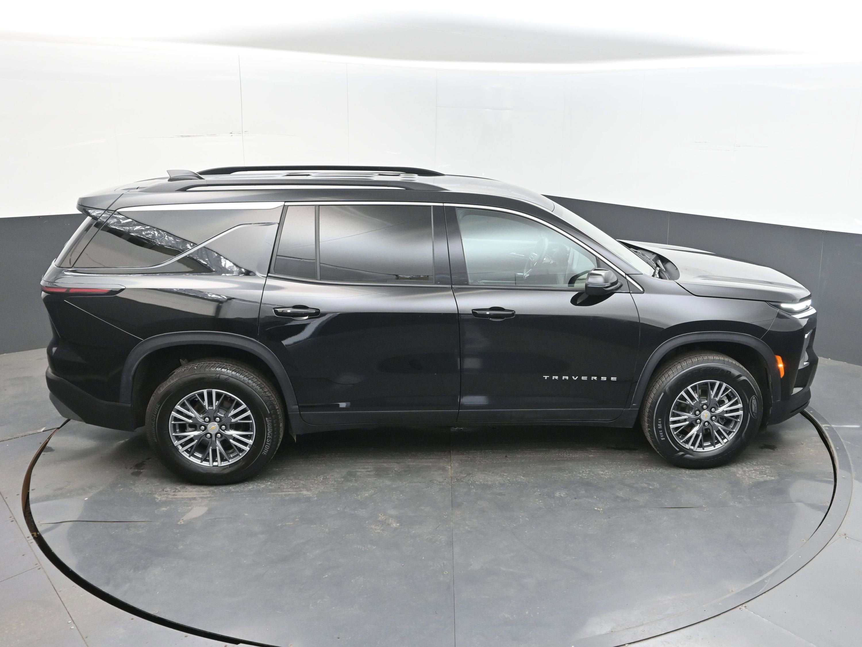 2025 Chevrolet Traverse FWD LT