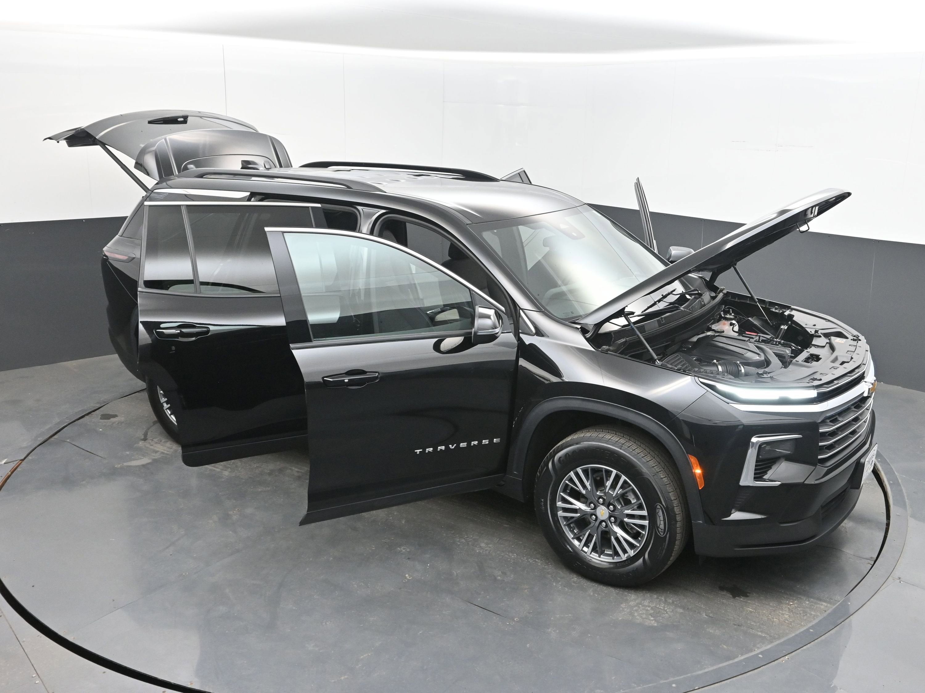 2025 Chevrolet Traverse FWD LT