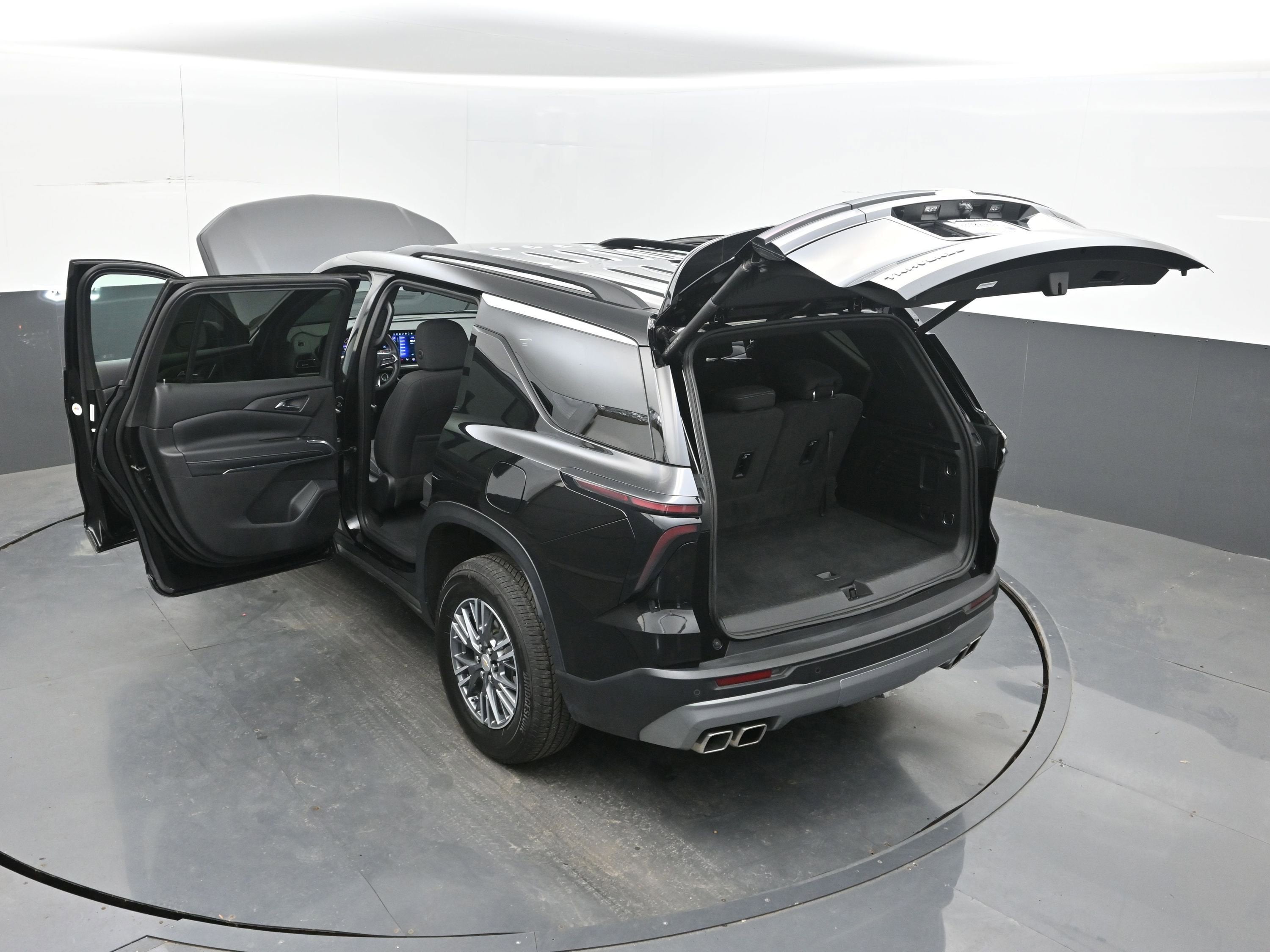 2025 Chevrolet Traverse FWD LT