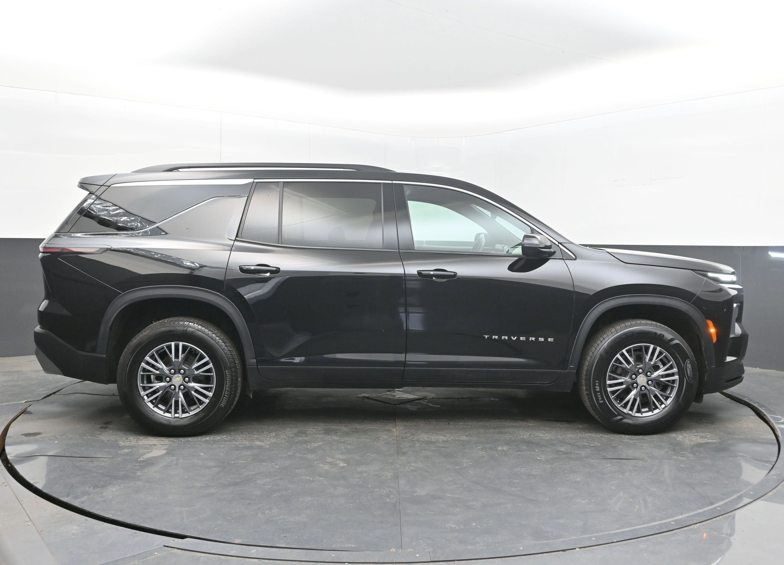 2025 Chevrolet Traverse FWD LT