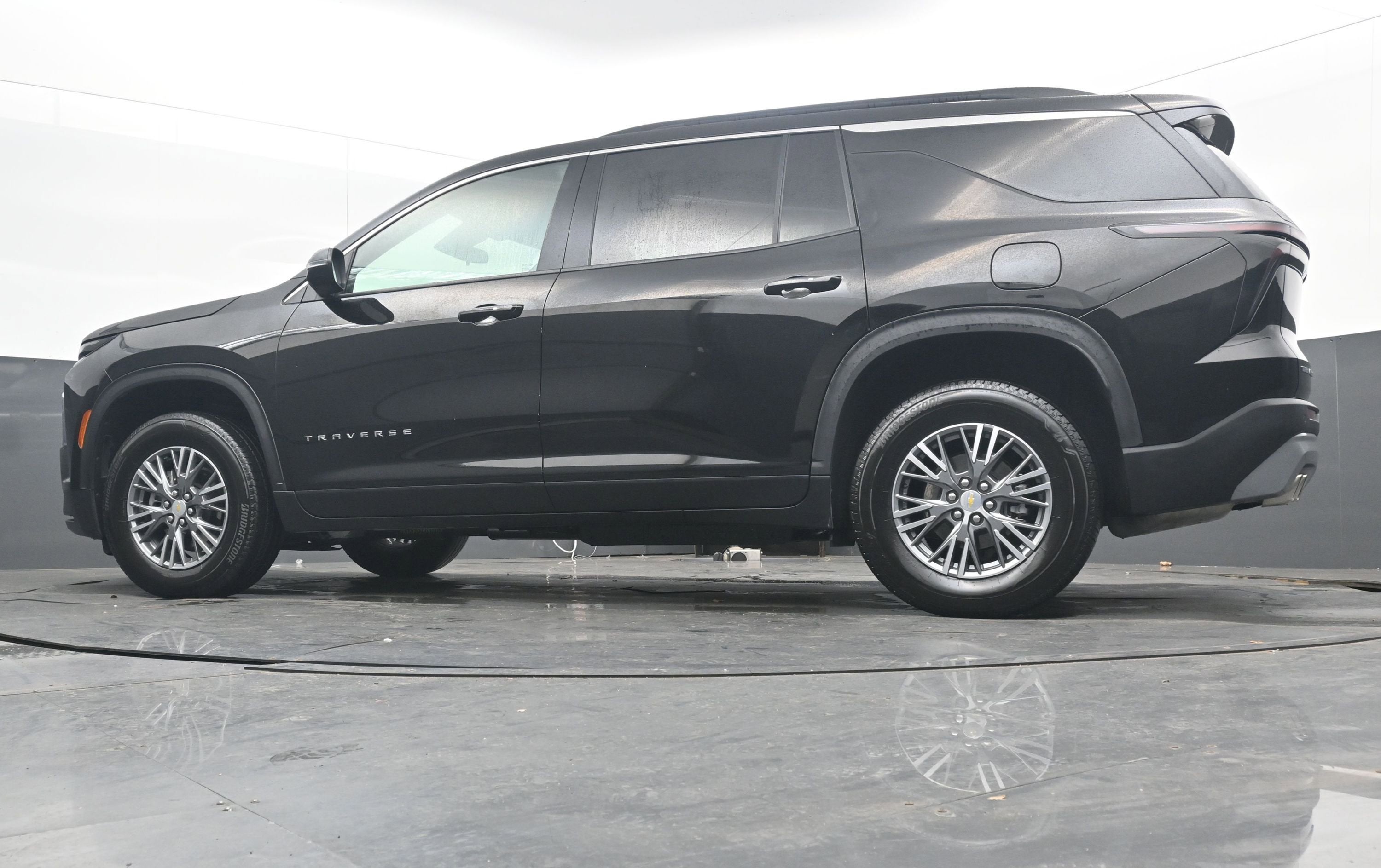 2025 Chevrolet Traverse FWD LT