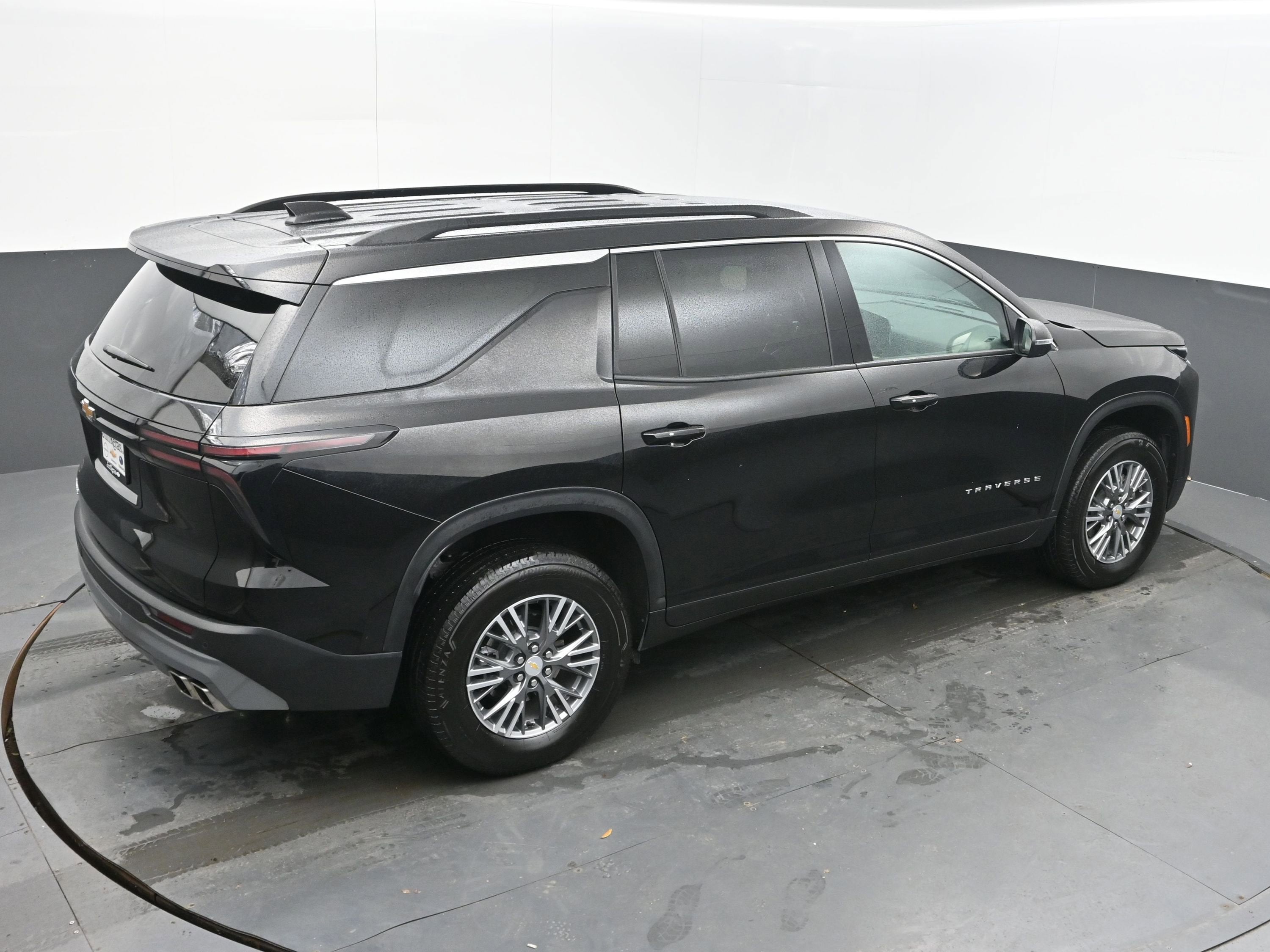 2025 Chevrolet Traverse FWD LT