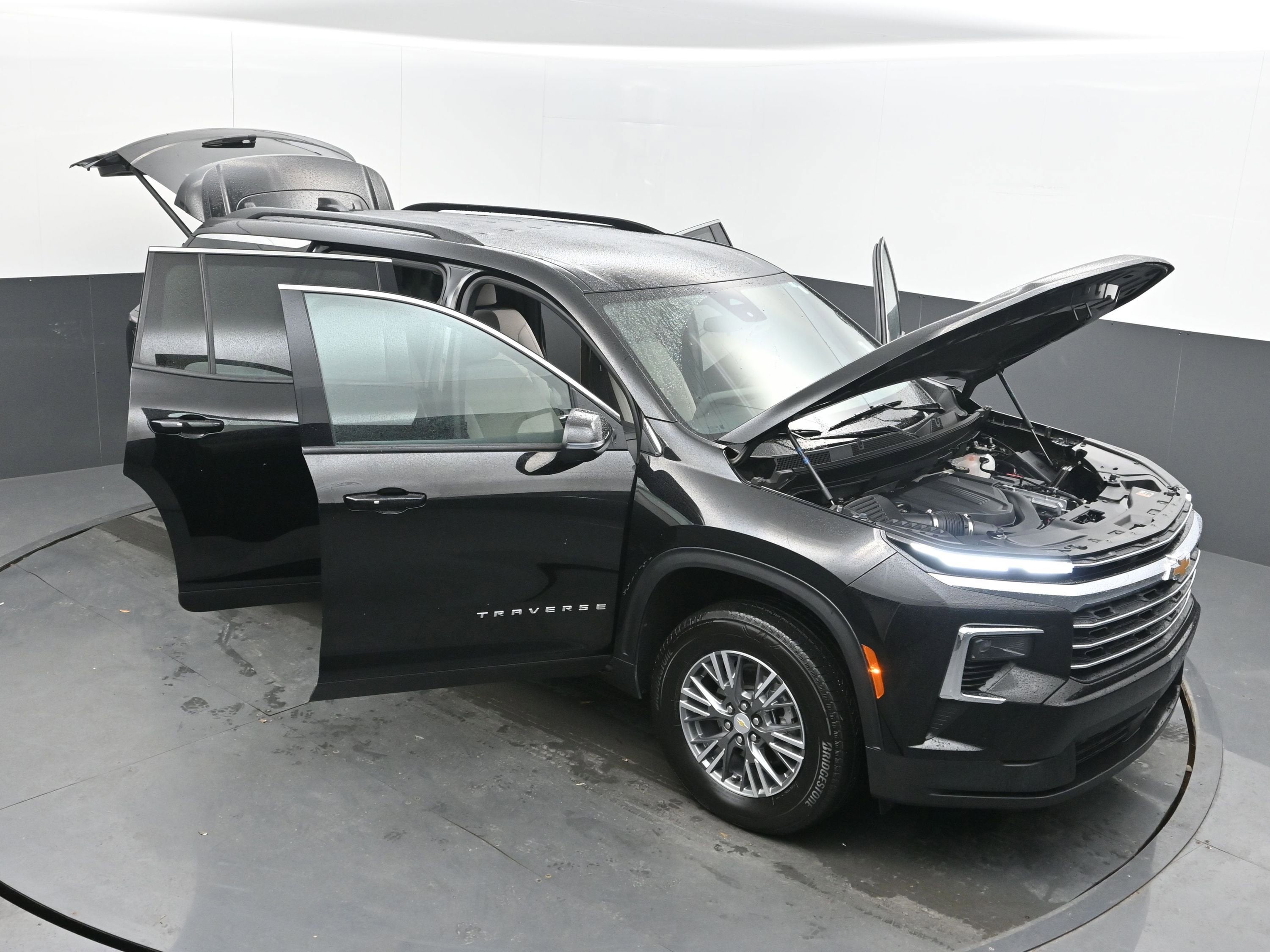 2025 Chevrolet Traverse FWD LT