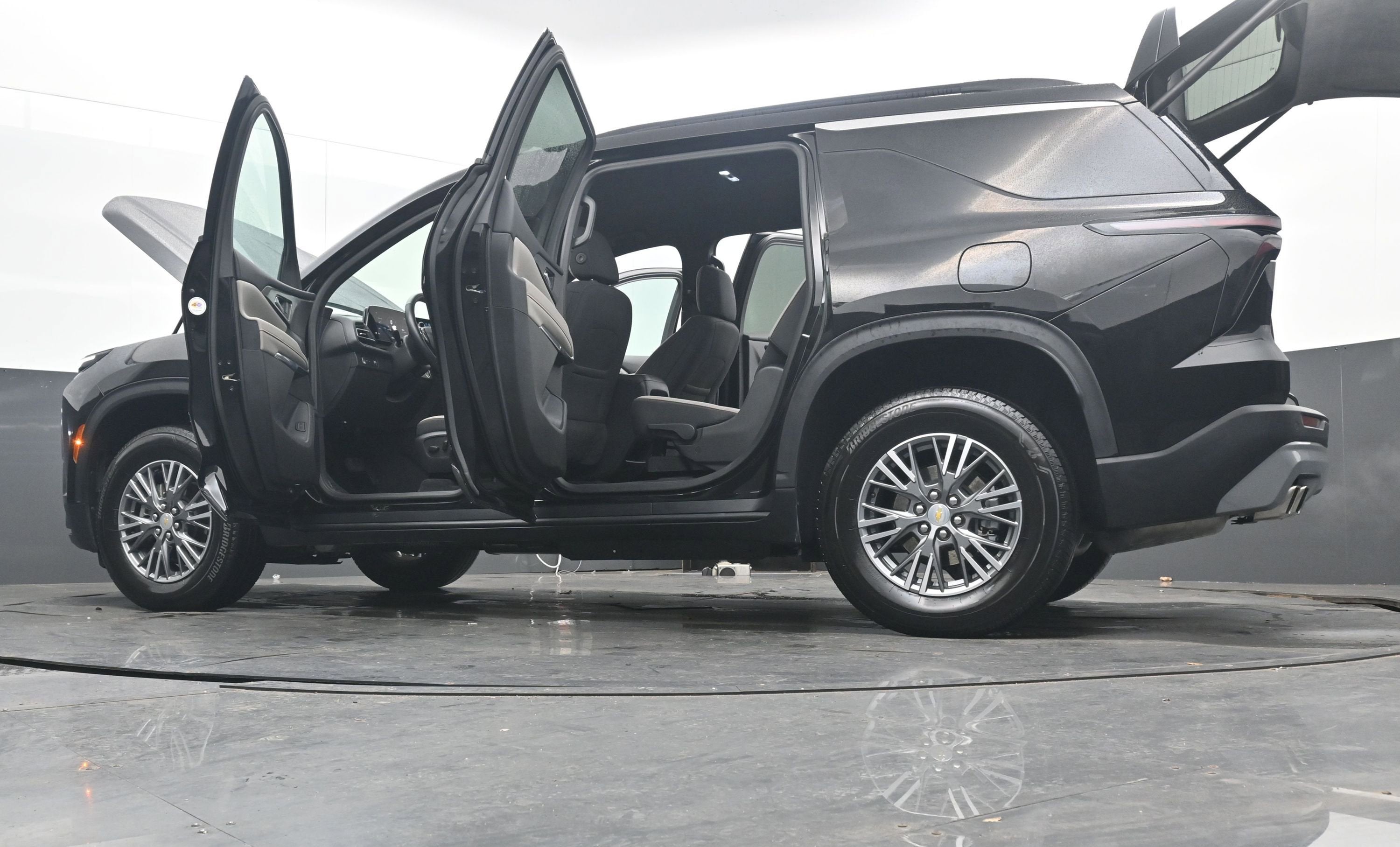 2025 Chevrolet Traverse FWD LT