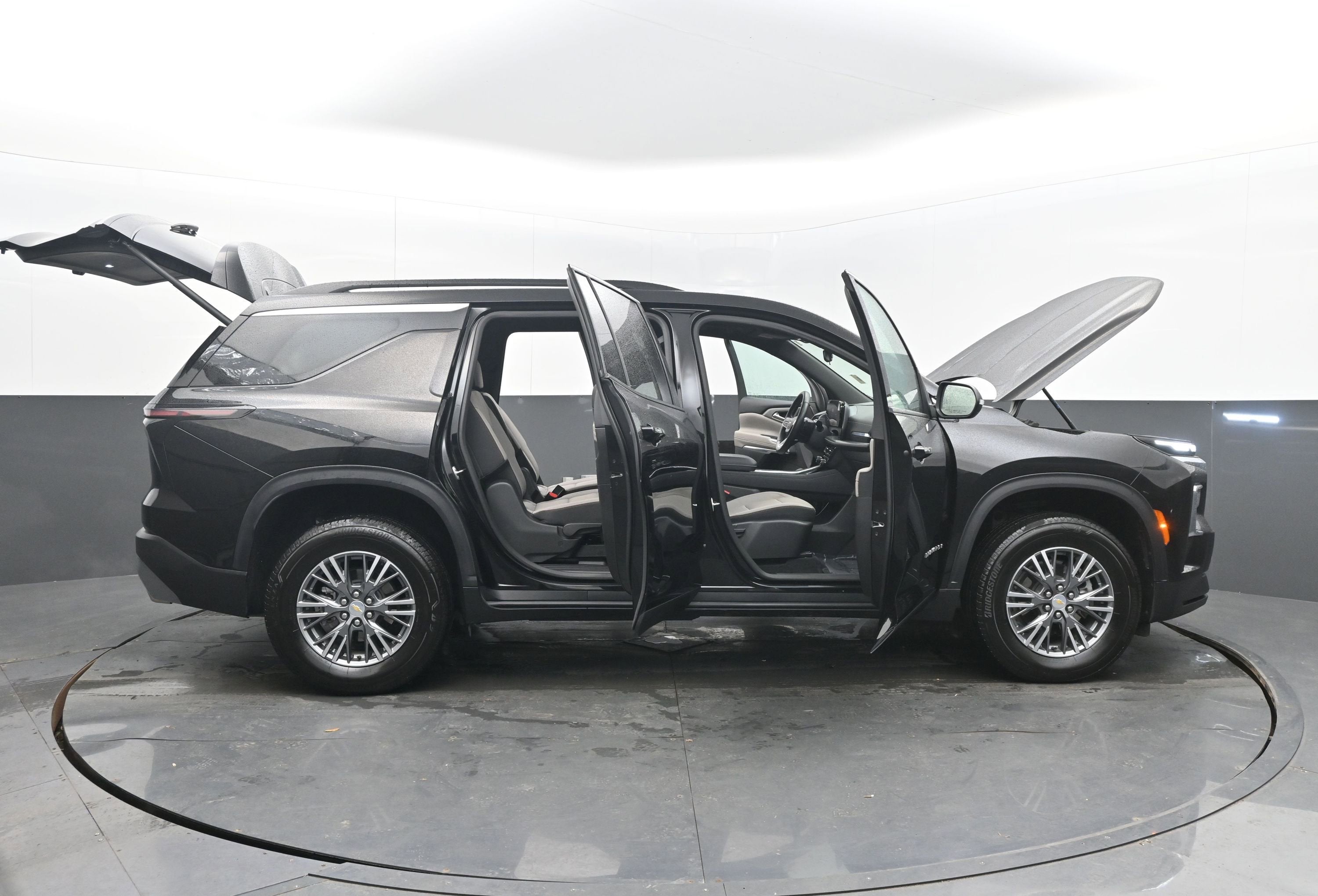 2025 Chevrolet Traverse FWD LT