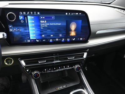 2025 Chevrolet Traverse FWD LT