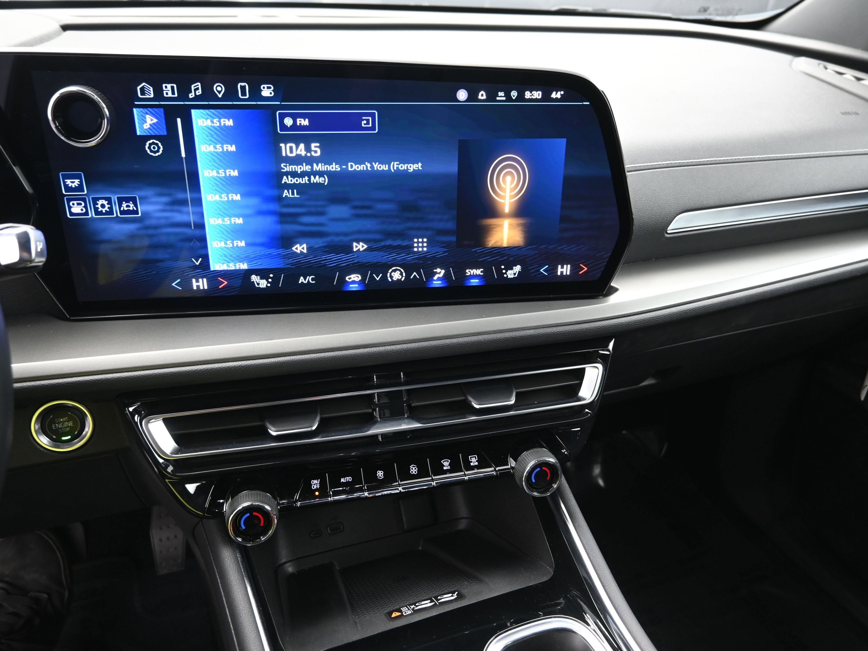 2025 Chevrolet Traverse FWD LT