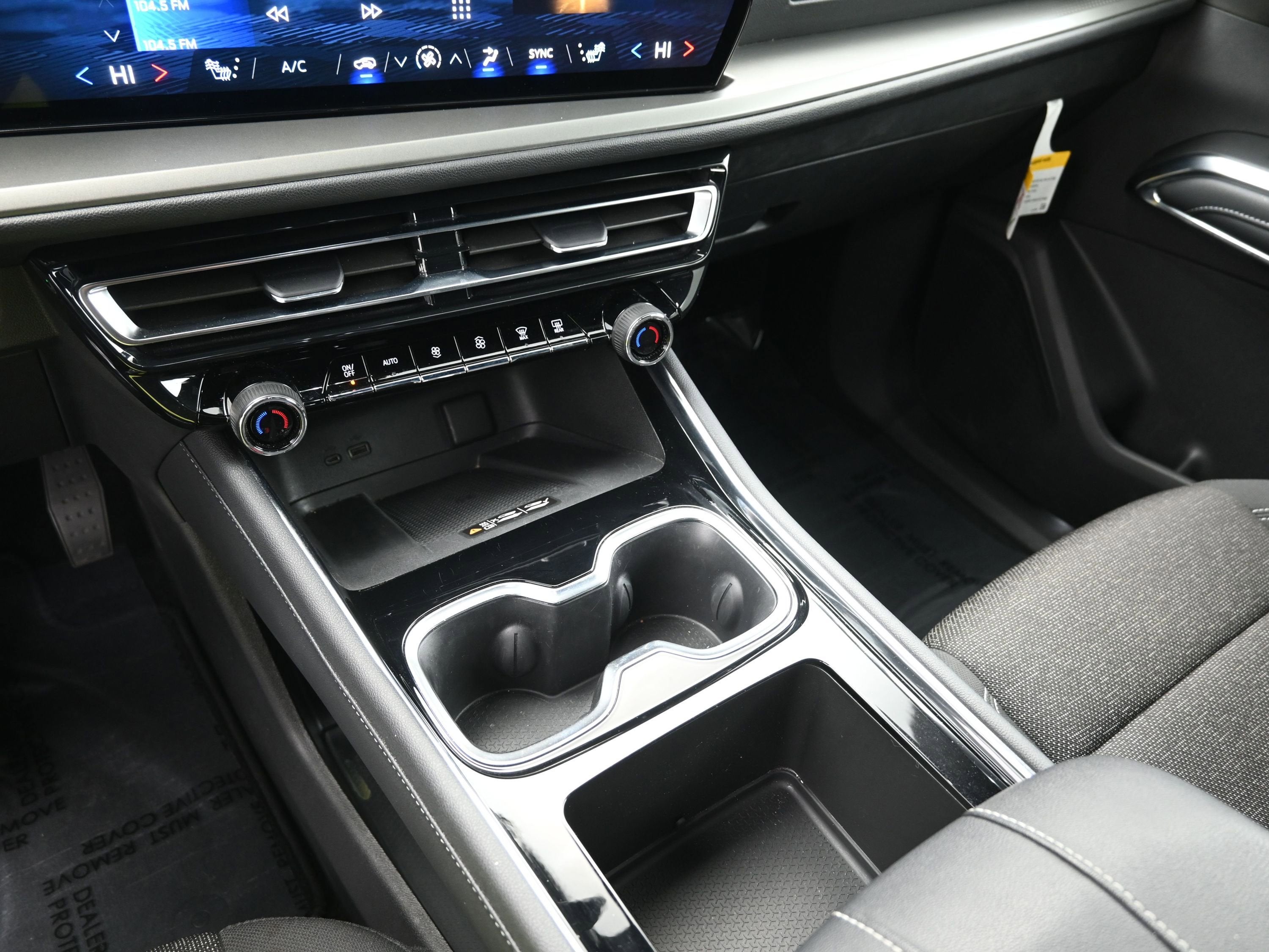 2025 Chevrolet Traverse FWD LT