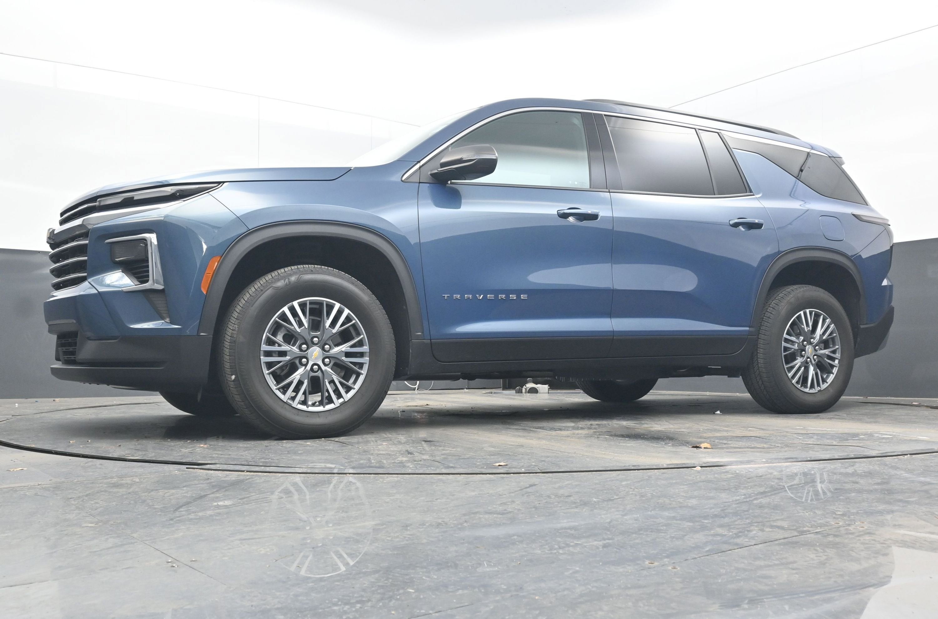 2025 Chevrolet Traverse FWD LT